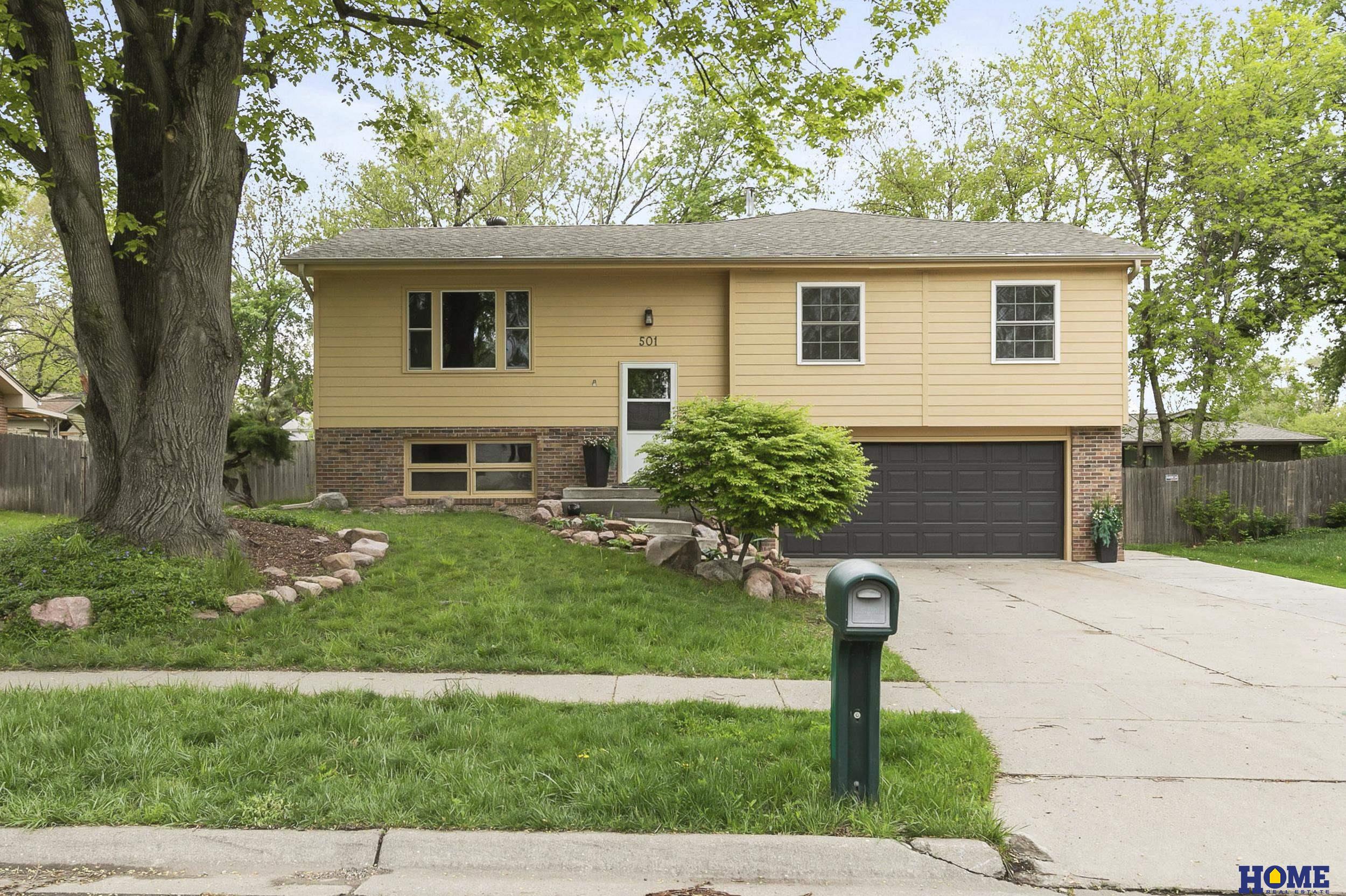 501 Driftwood Drive, Lincoln NE 68506
