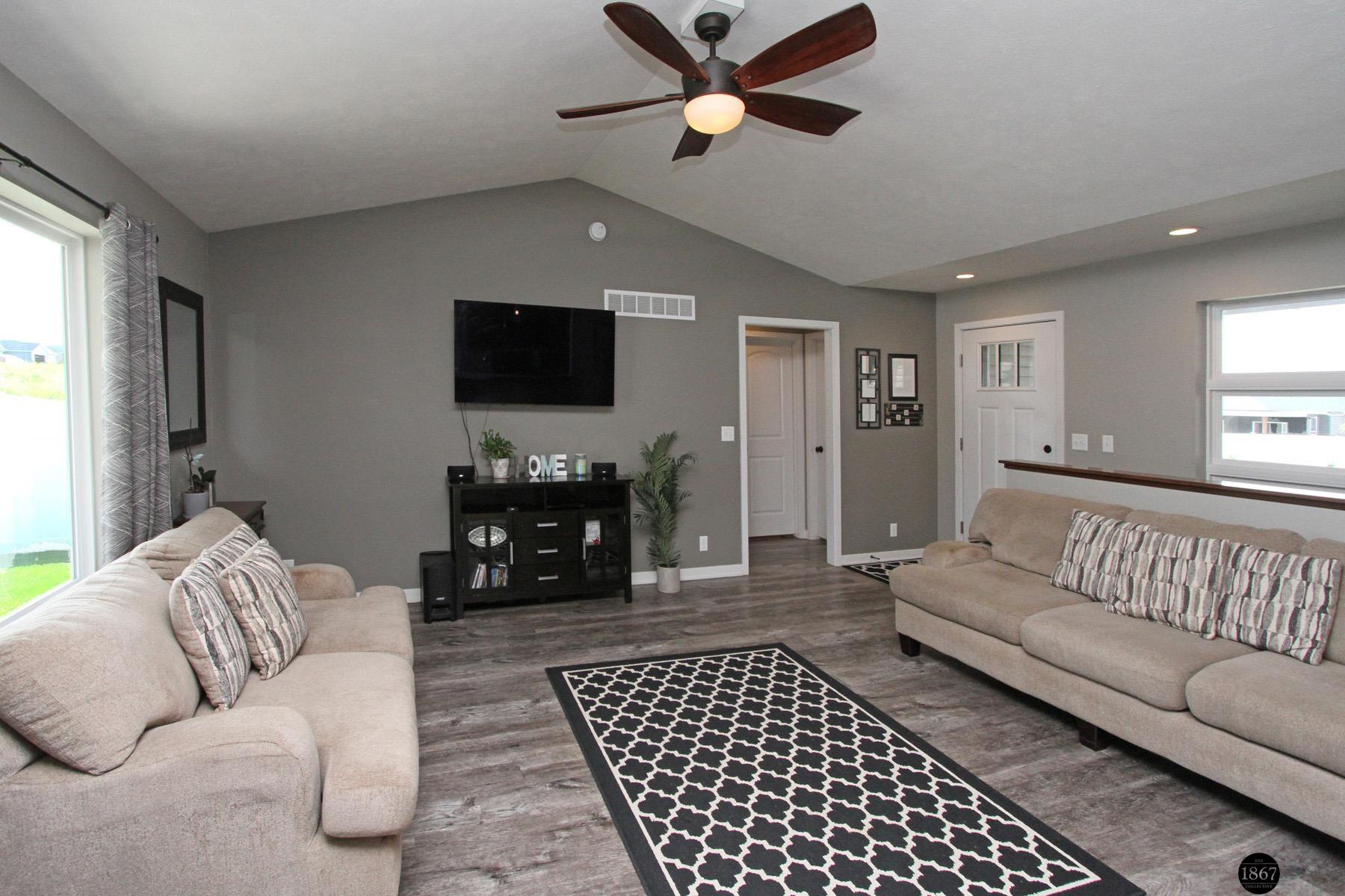 320 Woodland