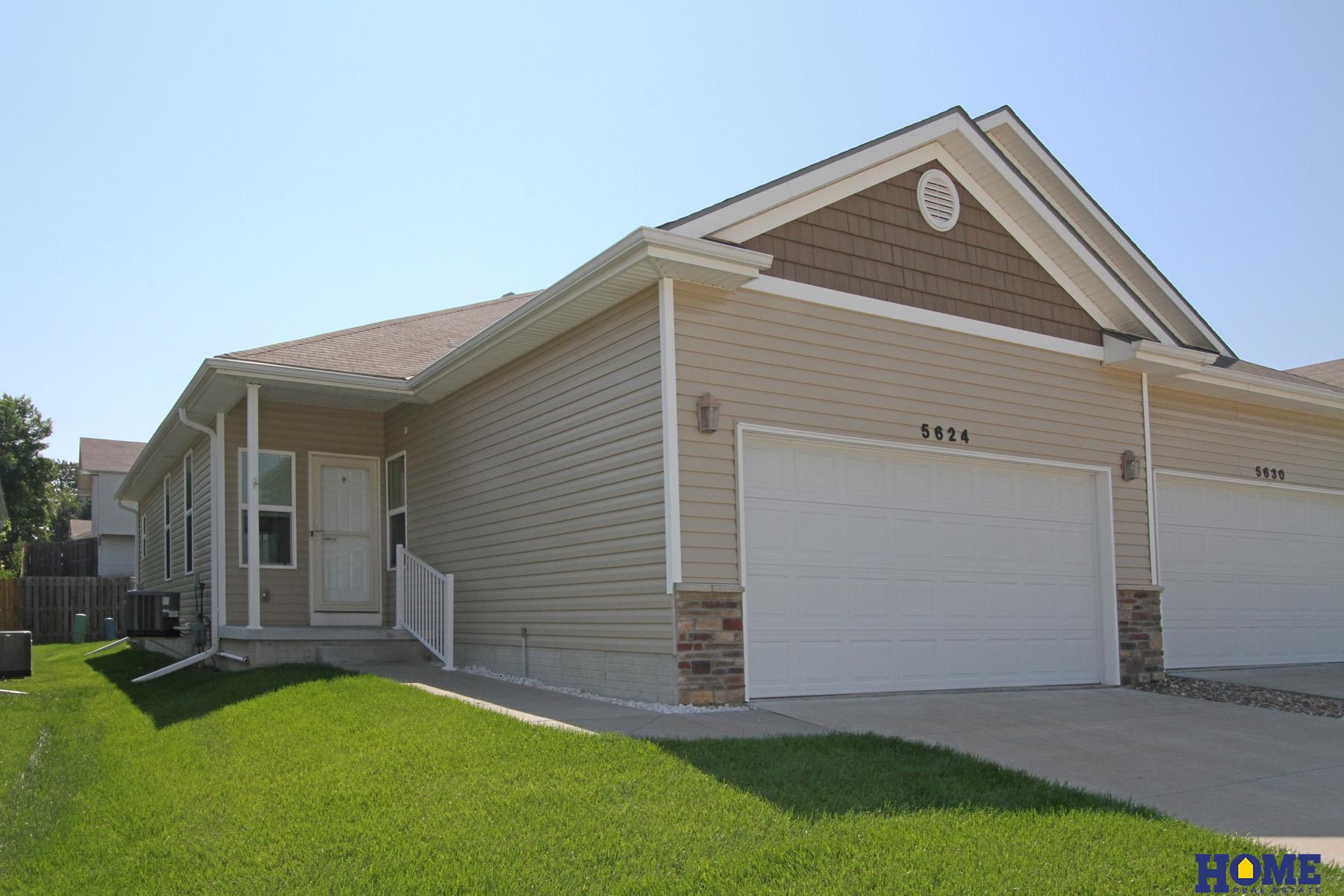 5624 Barrington Circle, Lincoln NE 68516