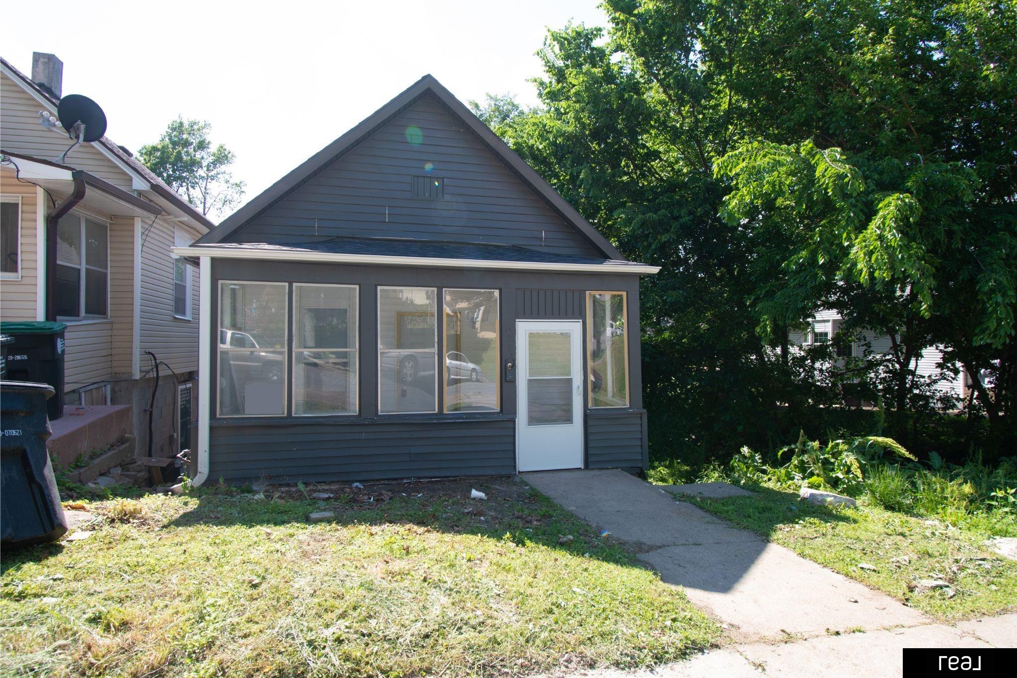 1204 S 27 Street, Omaha NE 68105