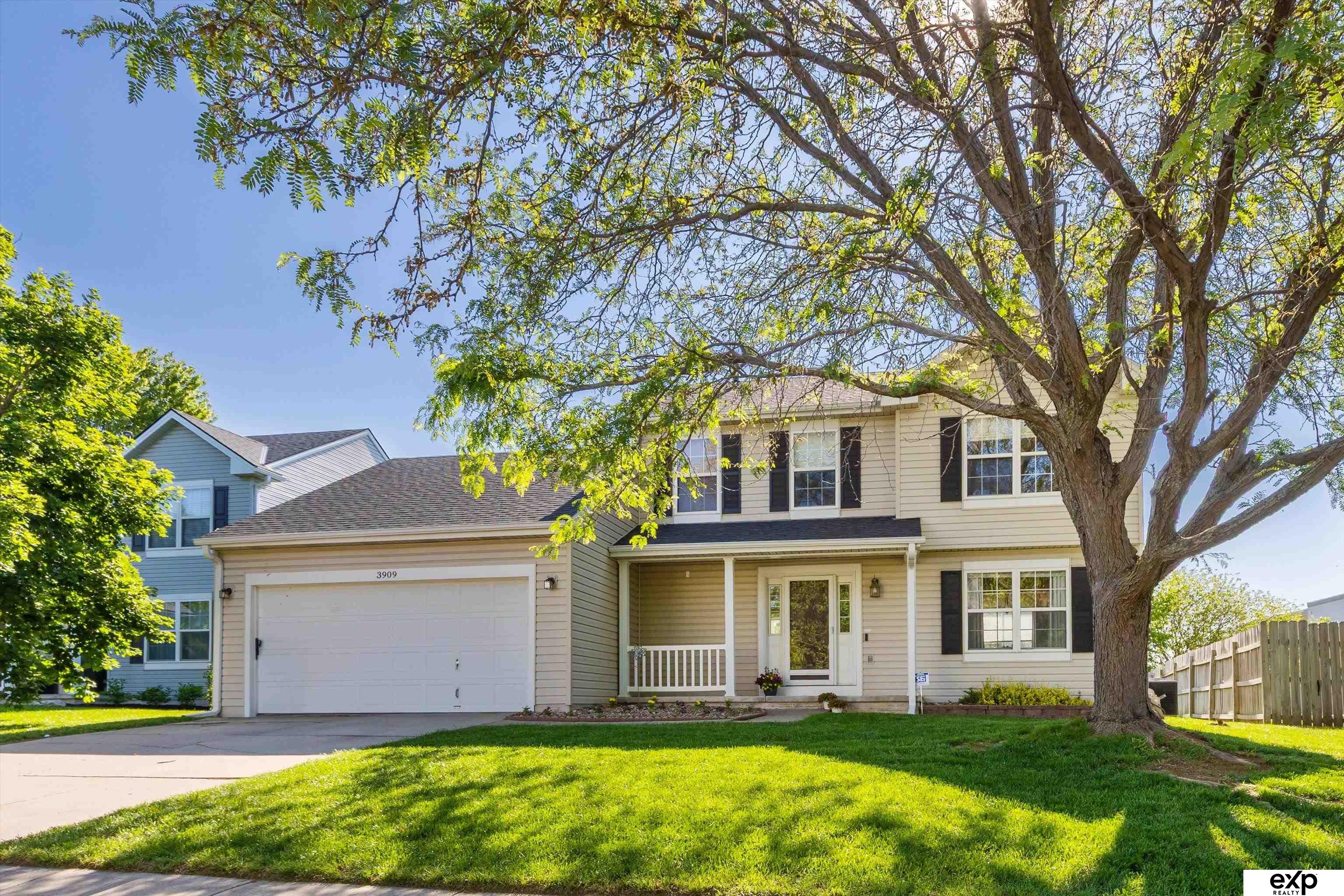 3909 N 147 Street, Omaha NE 68116