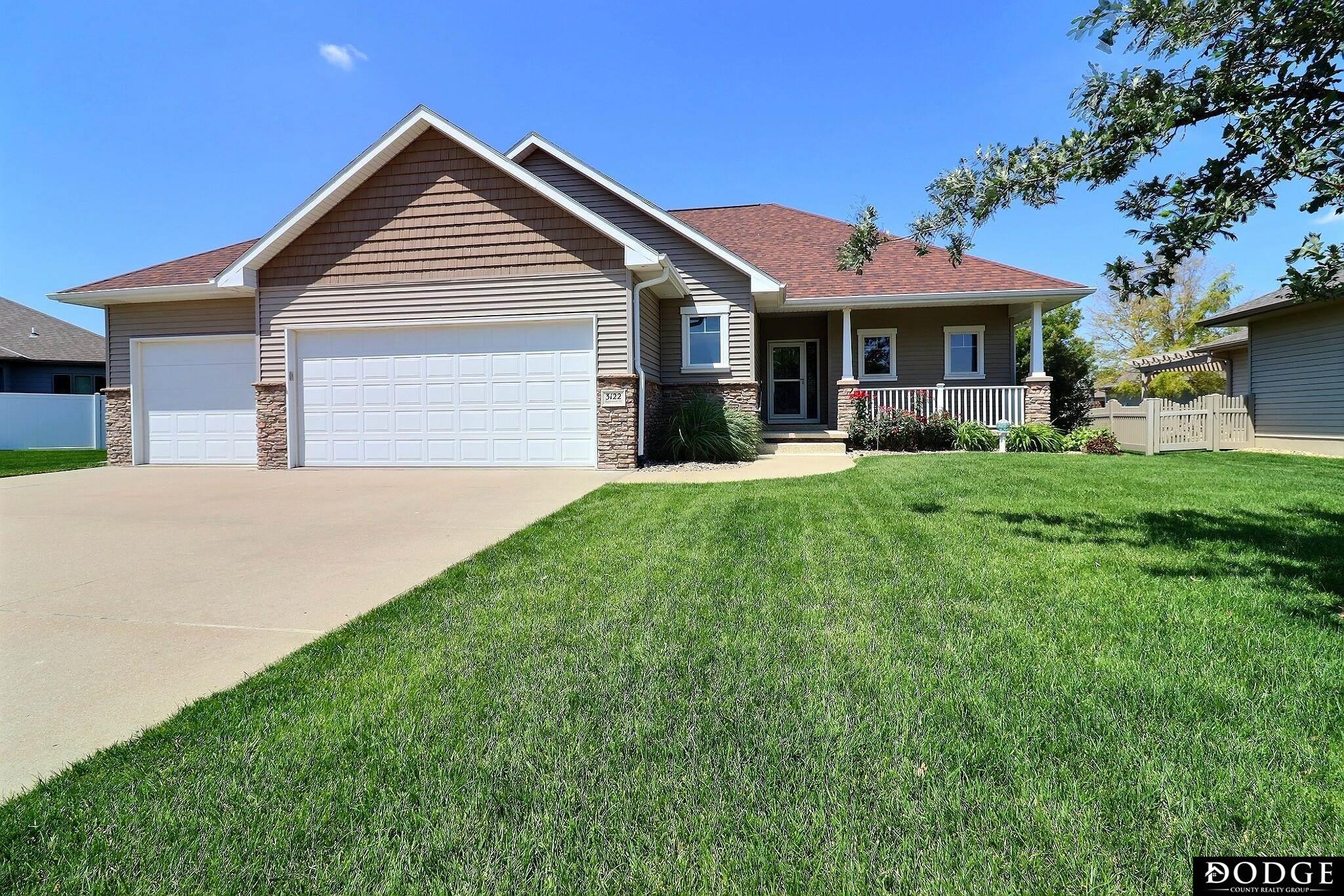 3122 Applewood Drive, Fremont, Nebraska image 1