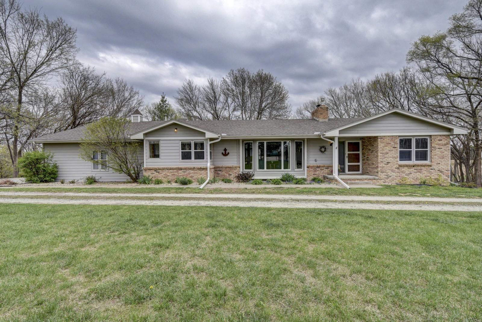 10032 Kings Drive, Omaha, Nebraska image 1