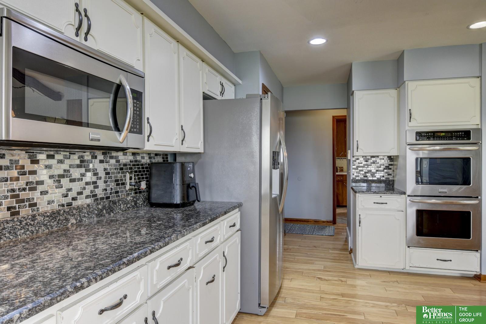 10032 Kings Drive, Omaha, Nebraska image 13