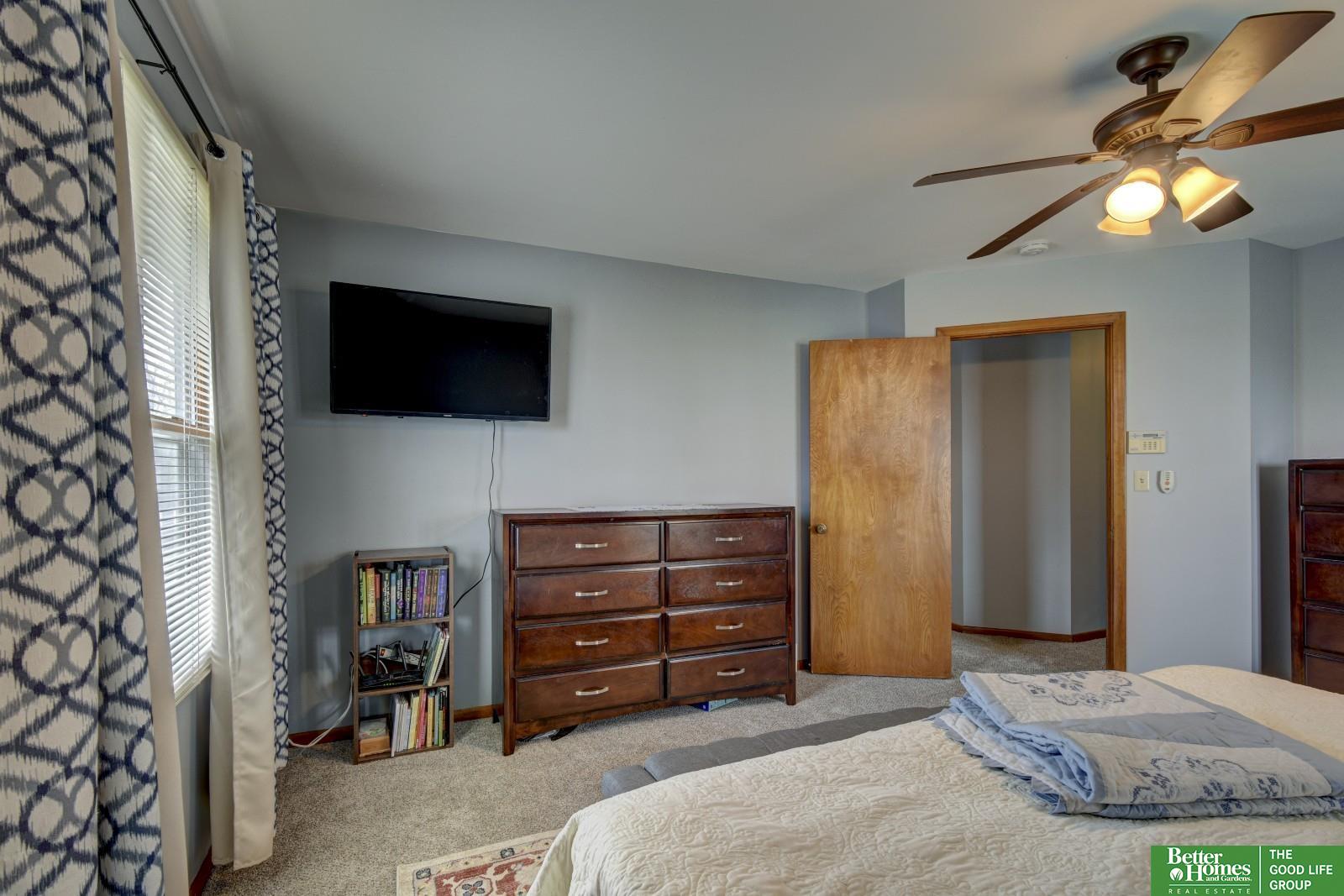 10032 Kings Drive, Omaha, Nebraska image 17