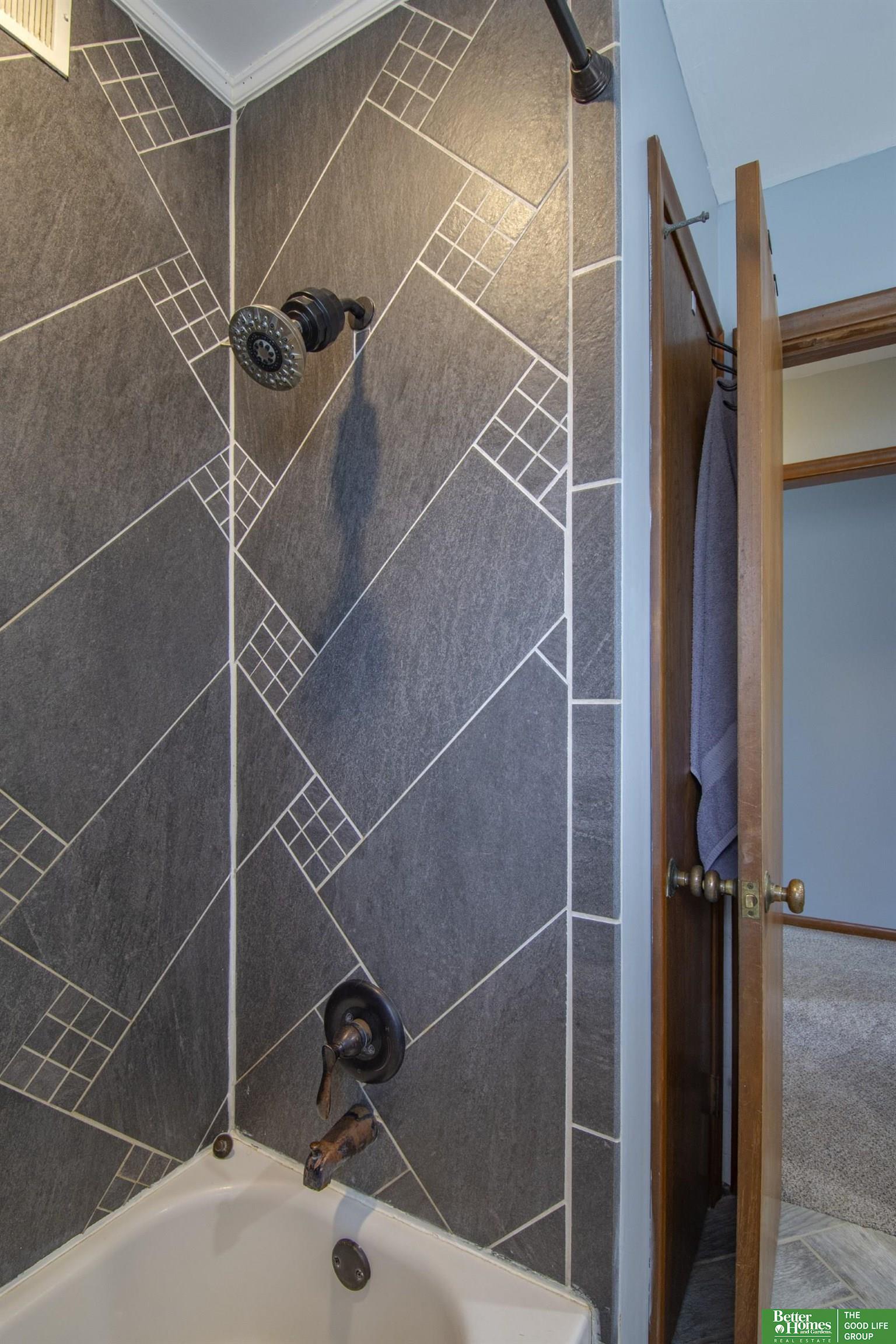 10032 Kings Drive, Omaha, Nebraska image 20