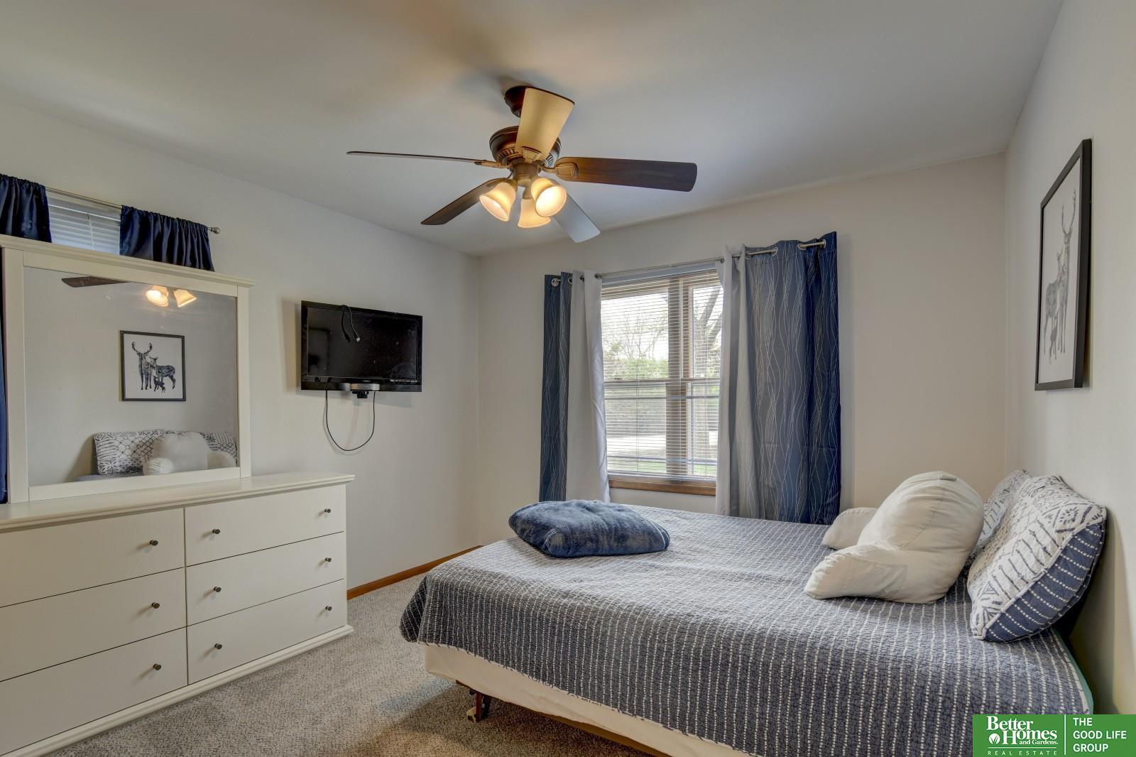 10032 Kings Drive, Omaha, Nebraska image 21