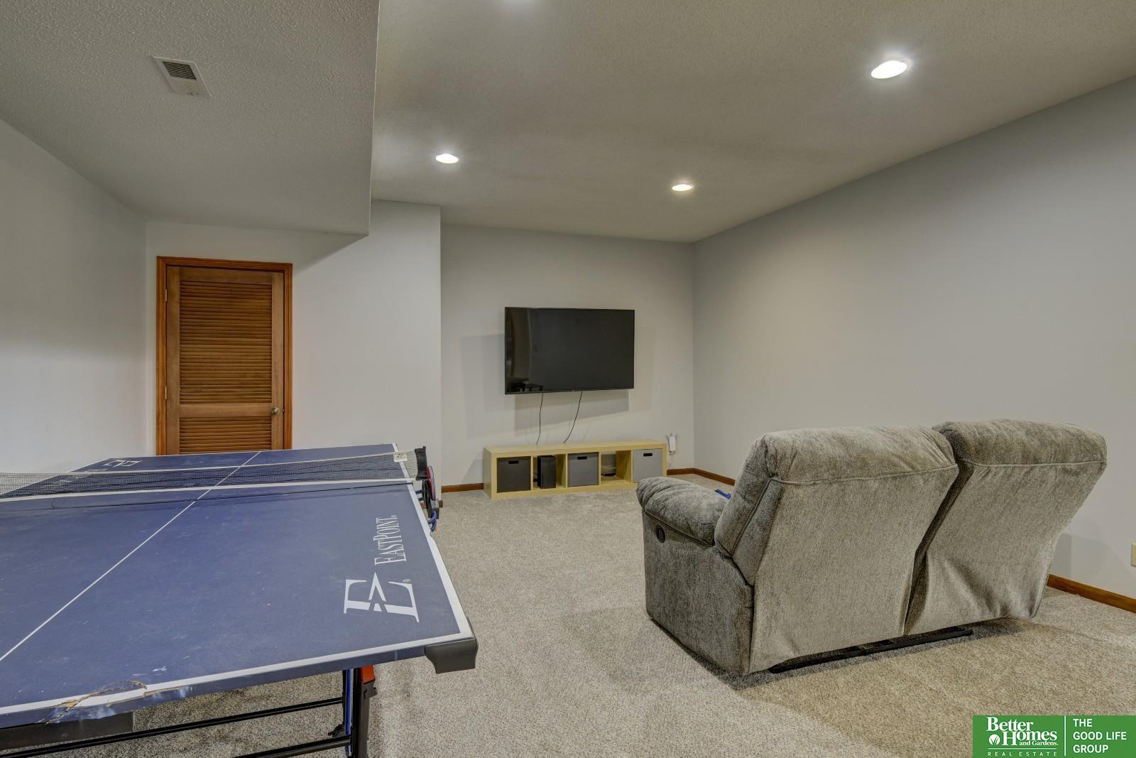 10032 Kings Drive, Omaha, Nebraska image 30