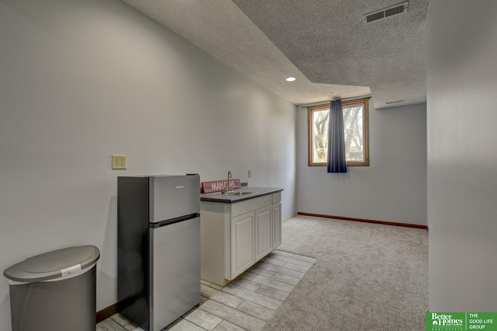 10032 Kings Drive, Omaha, Nebraska image 32