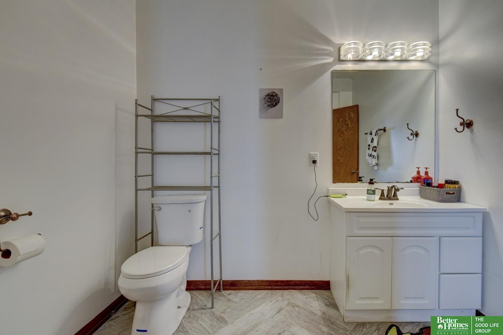 10032 Kings Drive, Omaha, Nebraska image 35