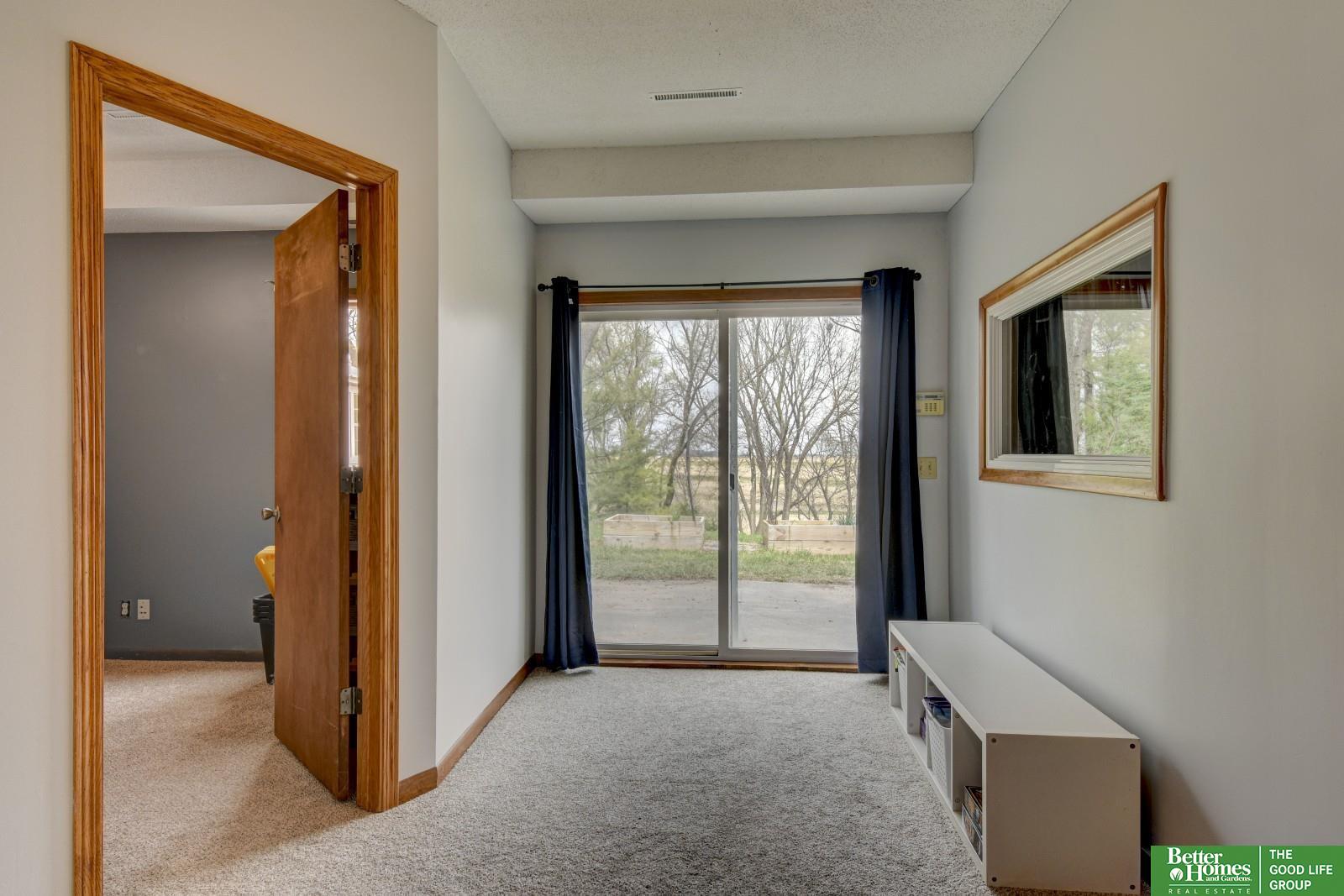 10032 Kings Drive, Omaha, Nebraska image 36