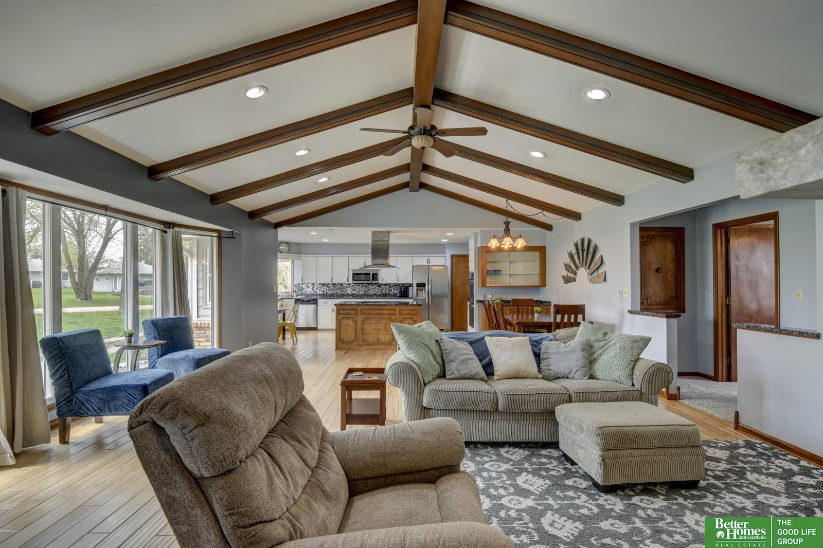 10032 Kings Drive, Omaha, Nebraska image 5