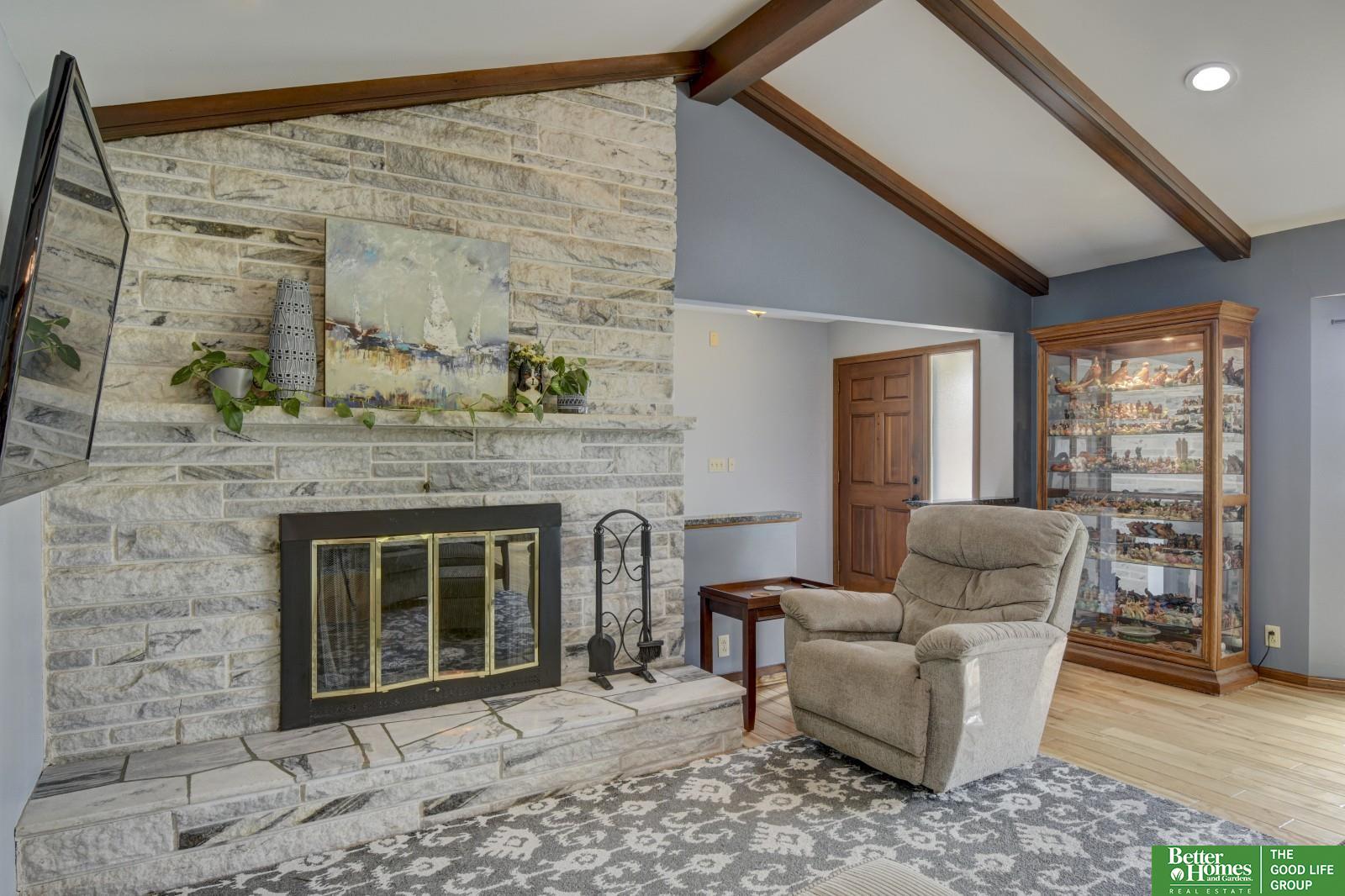 10032 Kings Drive, Omaha, Nebraska image 6