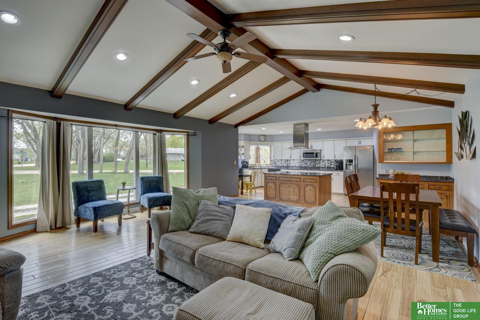 10032 Kings Drive, Omaha, Nebraska image 7
