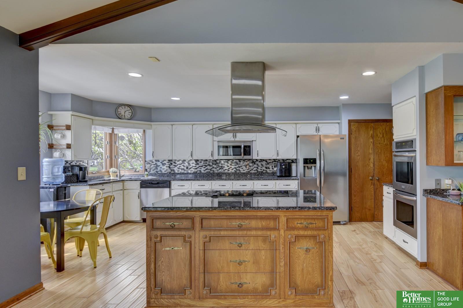 10032 Kings Drive, Omaha, Nebraska image 9