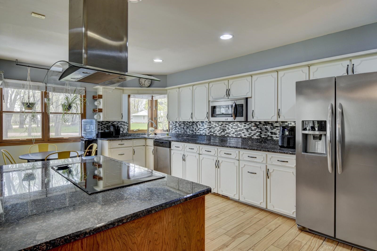 10032 Kings Drive, Omaha, Nebraska image 10