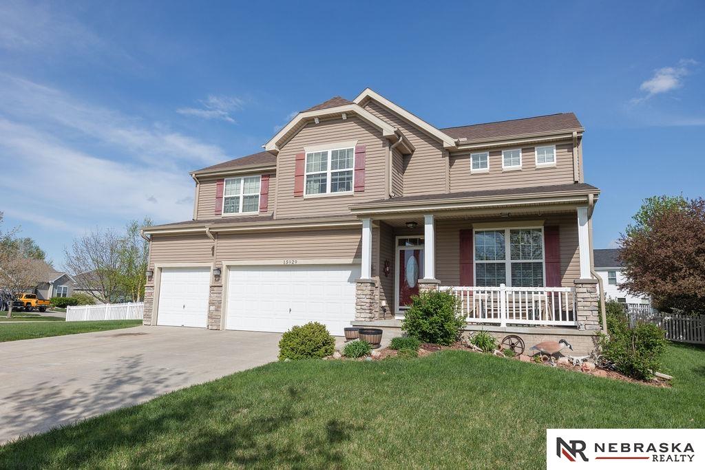 15929 Rosewater Parkway, Bennington, Nebraska image 1
