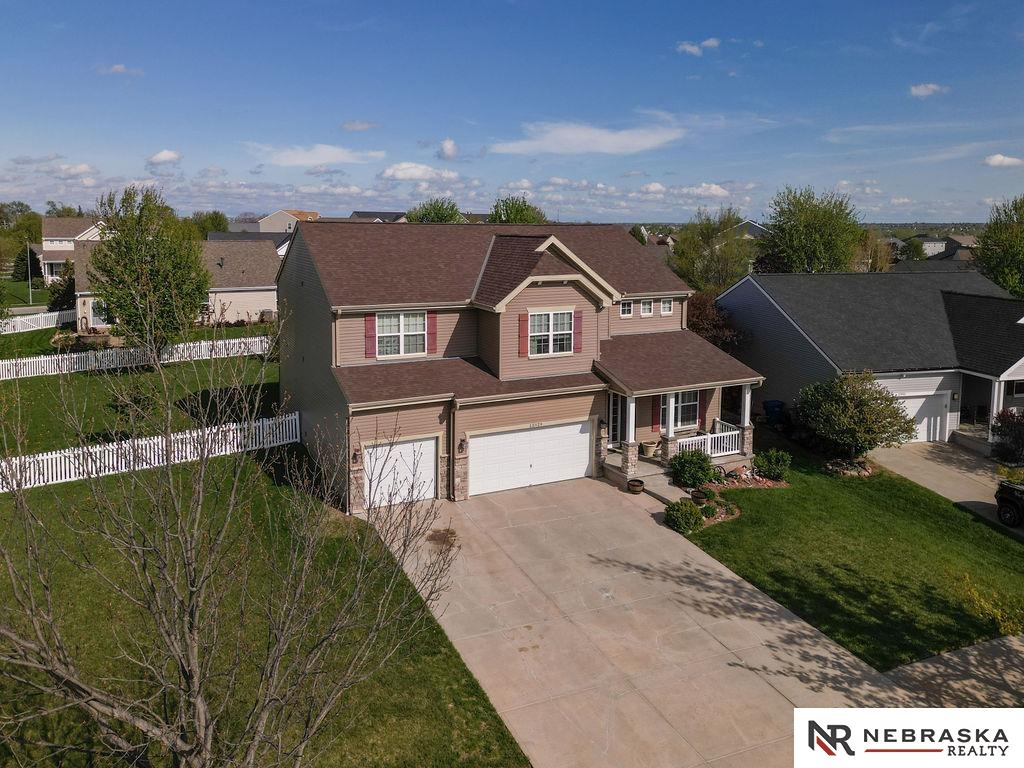 15929 Rosewater Parkway, Bennington, Nebraska image 2