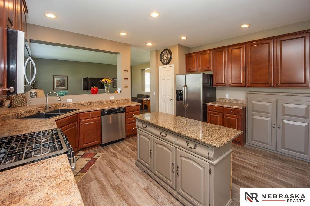 15929 Rosewater Parkway, Bennington, Nebraska image 15