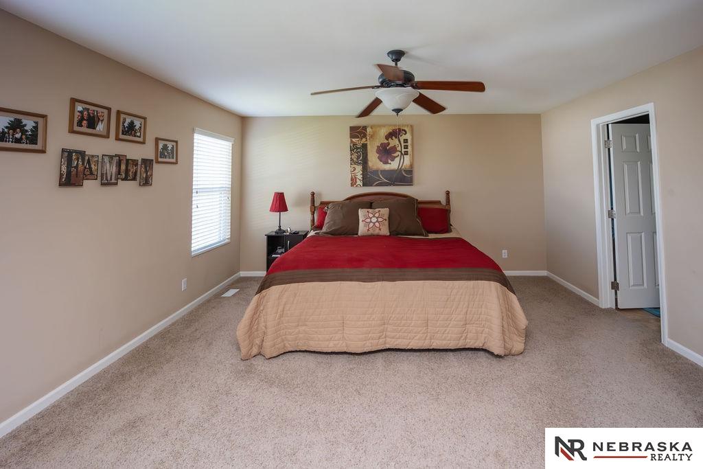 15929 Rosewater Parkway, Bennington, Nebraska image 27