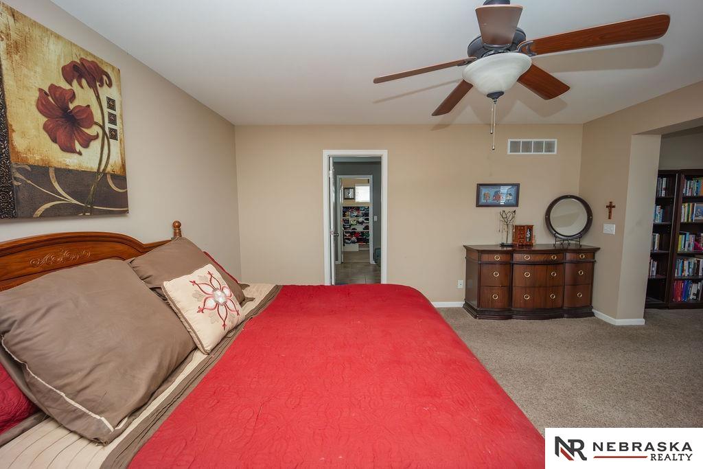 15929 Rosewater Parkway, Bennington, Nebraska image 28