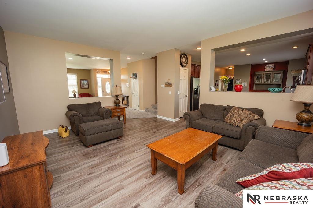 15929 Rosewater Parkway, Bennington, Nebraska image 10