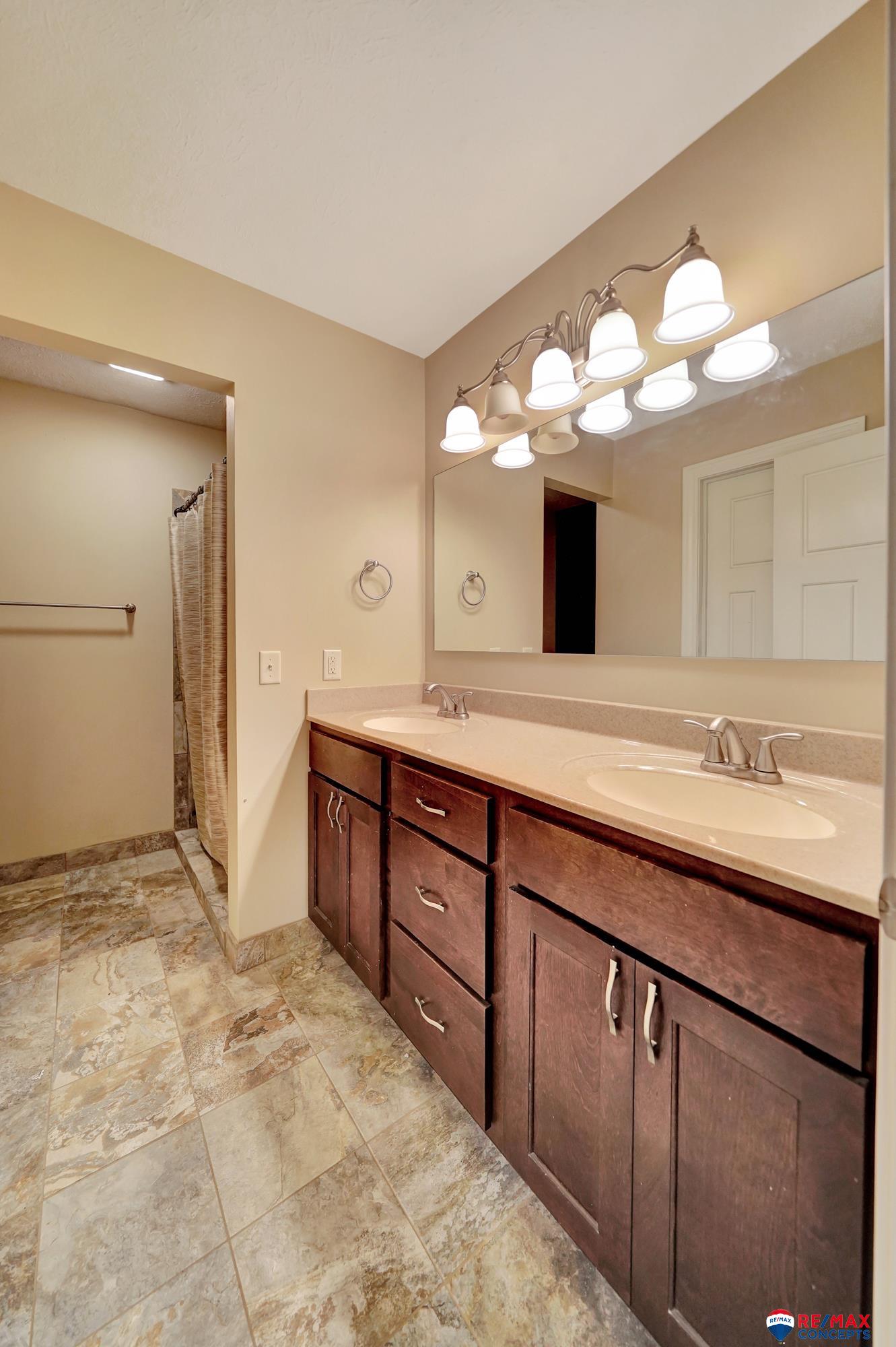 6609 Shenandoah Court, Lincoln, Nebraska image 23