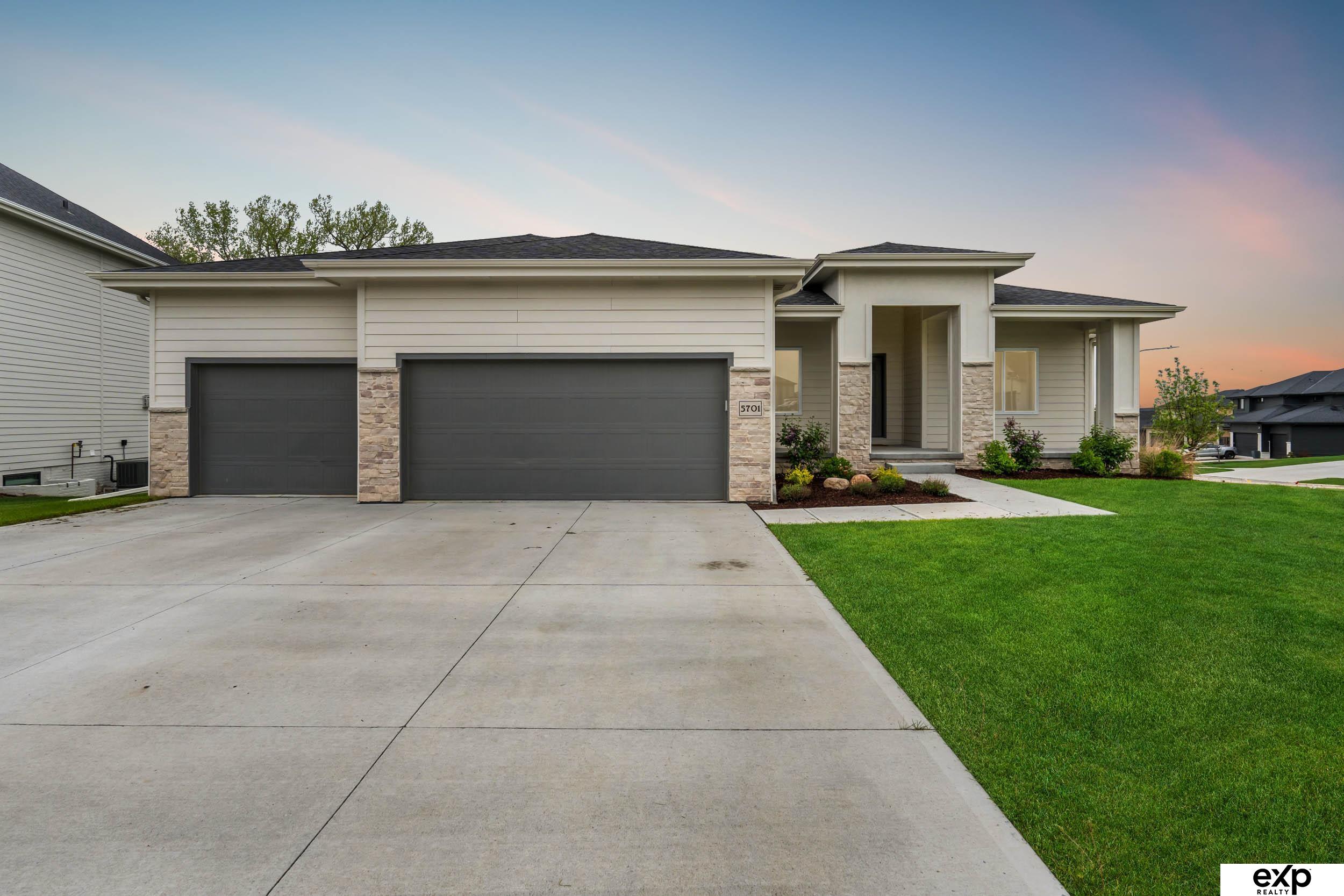 5701 N 208 Street, Elkhorn, Nebraska image 1