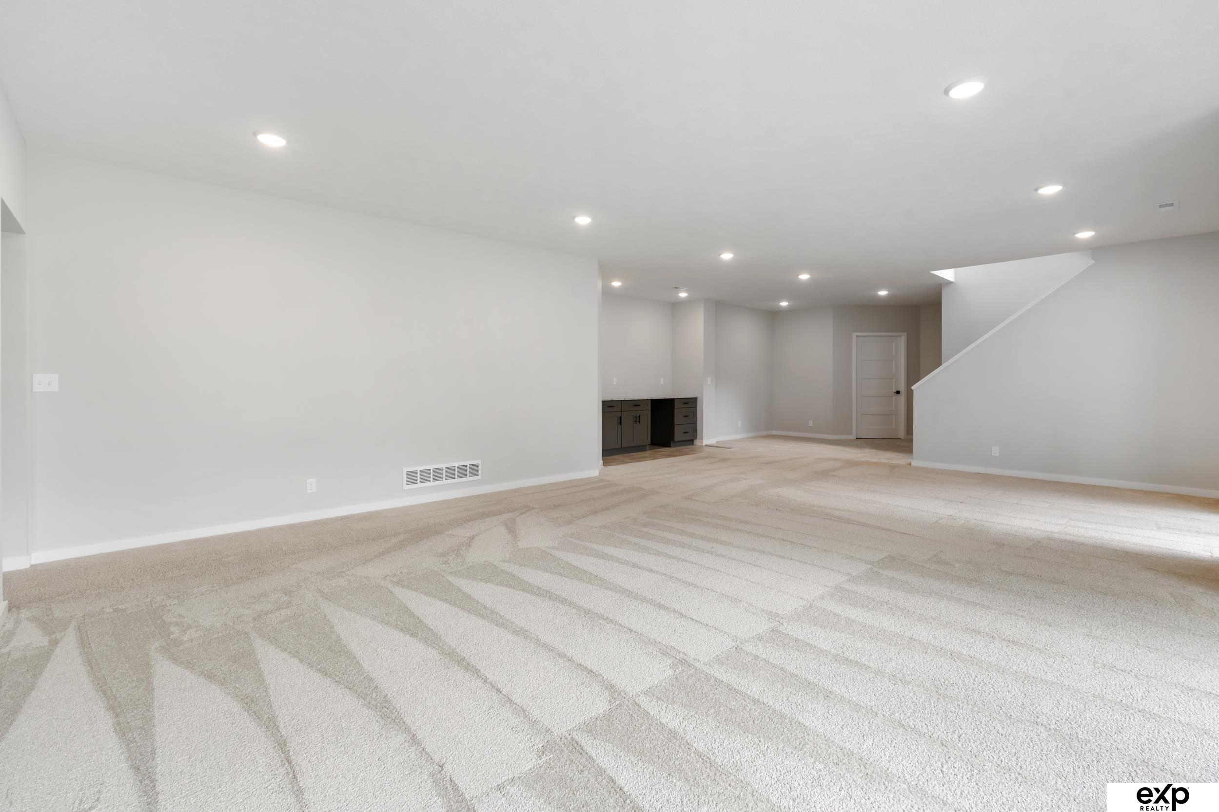 5701 N 208 Street, Elkhorn, Nebraska image 36