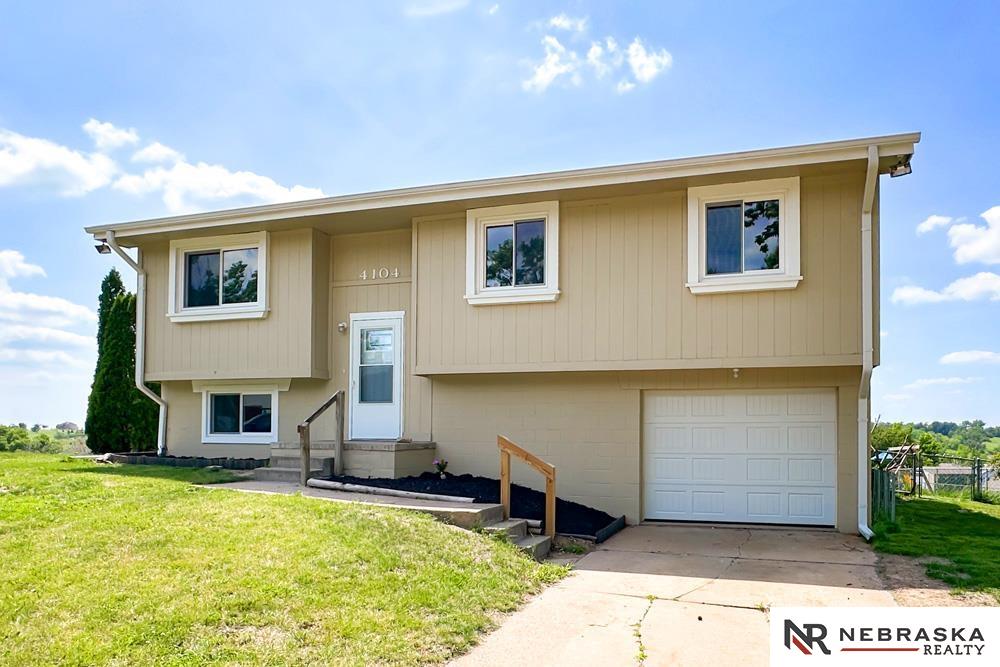 4104 N 213th Circle, Elkhorn, Nebraska image 1