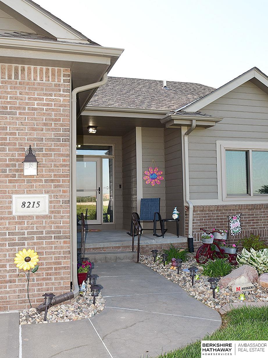8215 S 107 Street, La Vista, Nebraska image 2