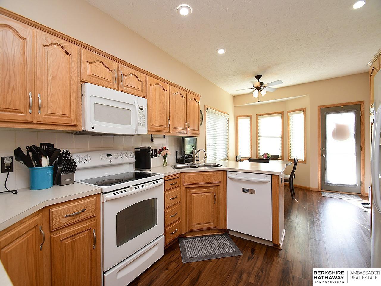 8215 S 107 Street, La Vista, Nebraska image 8