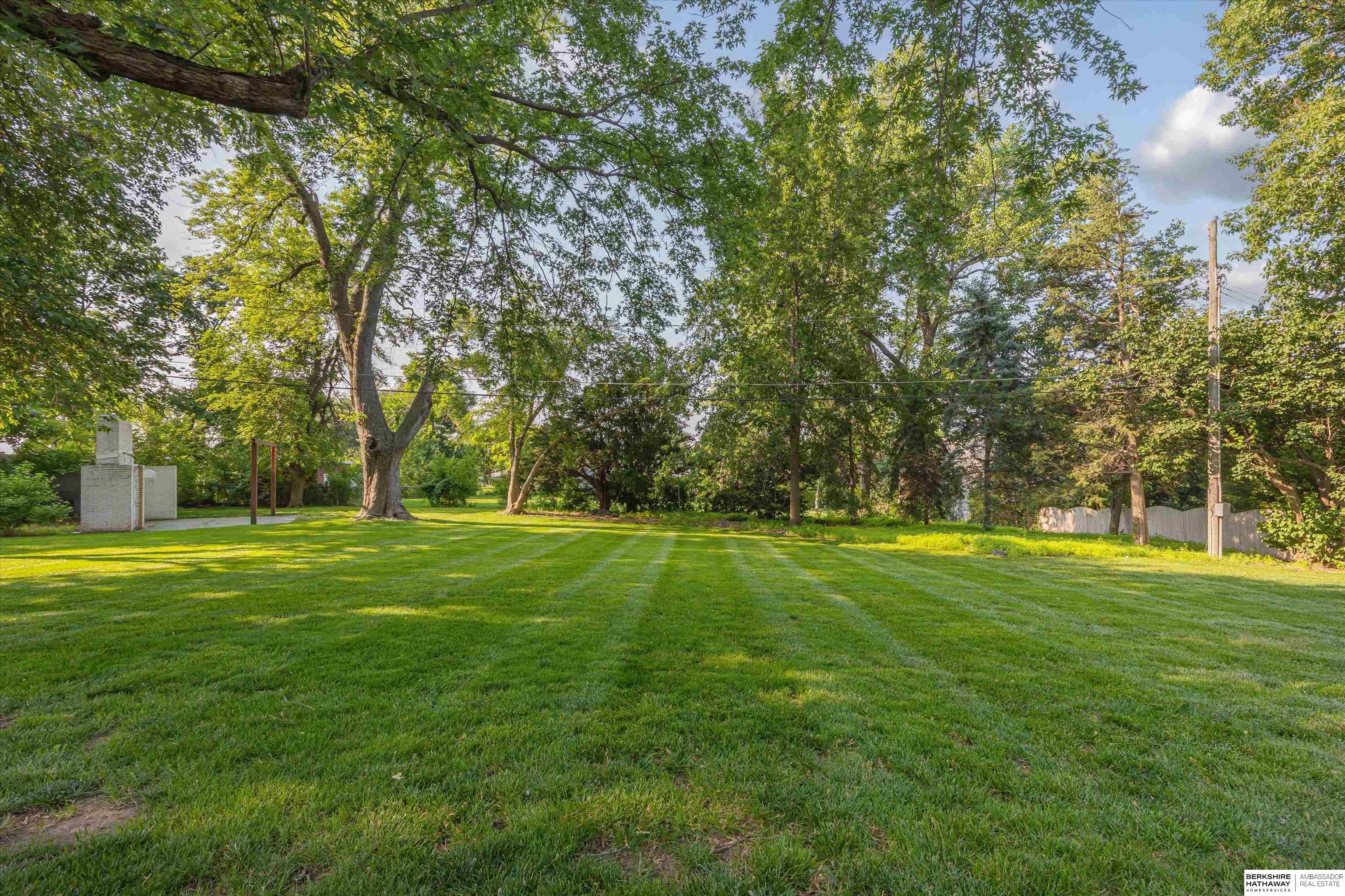 9015 Hickory Street, Omaha, Nebraska image 8