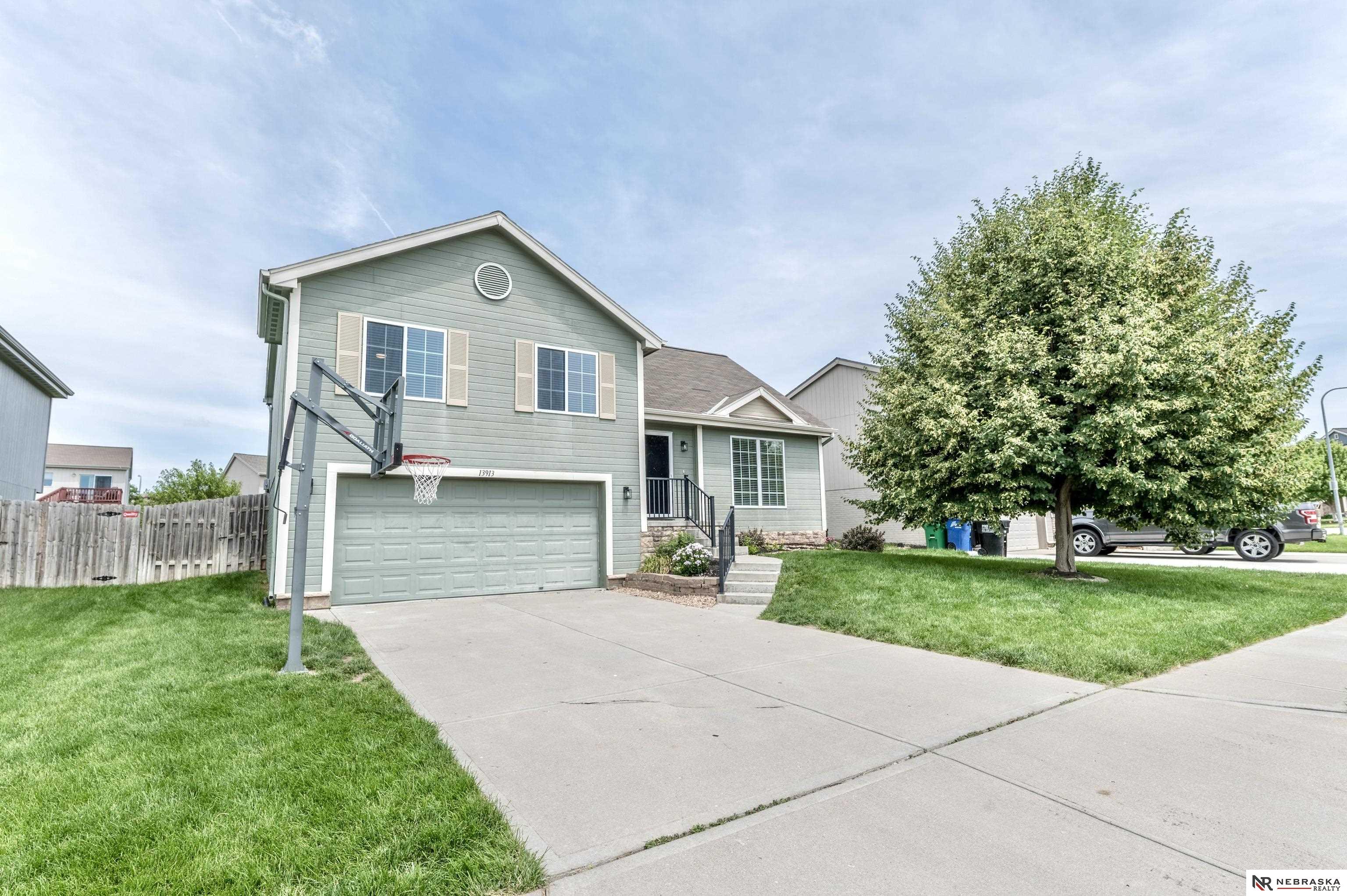 13913 Springview Drive, Papillion, Nebraska image 1