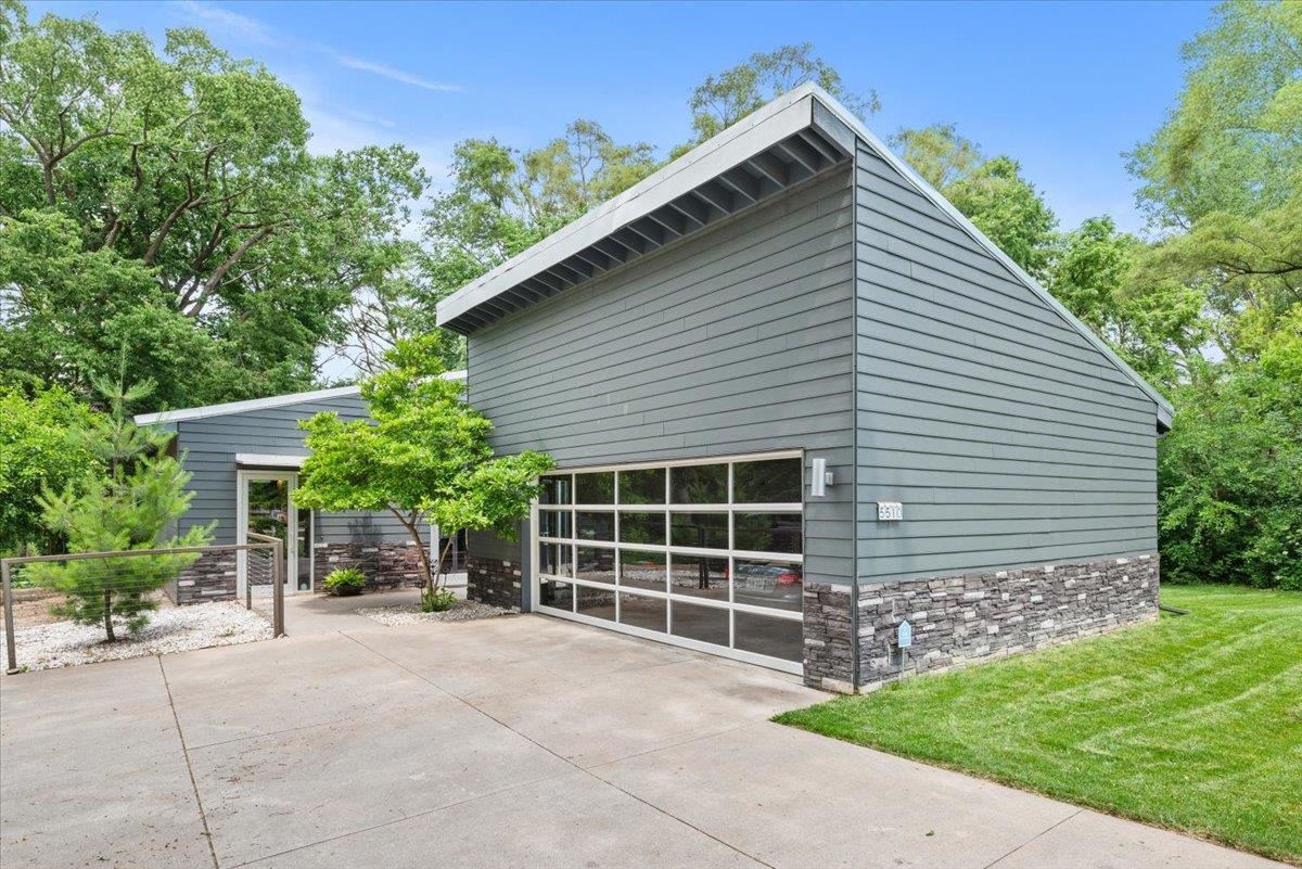 5510 N 83 Street, Omaha, Nebraska image 1