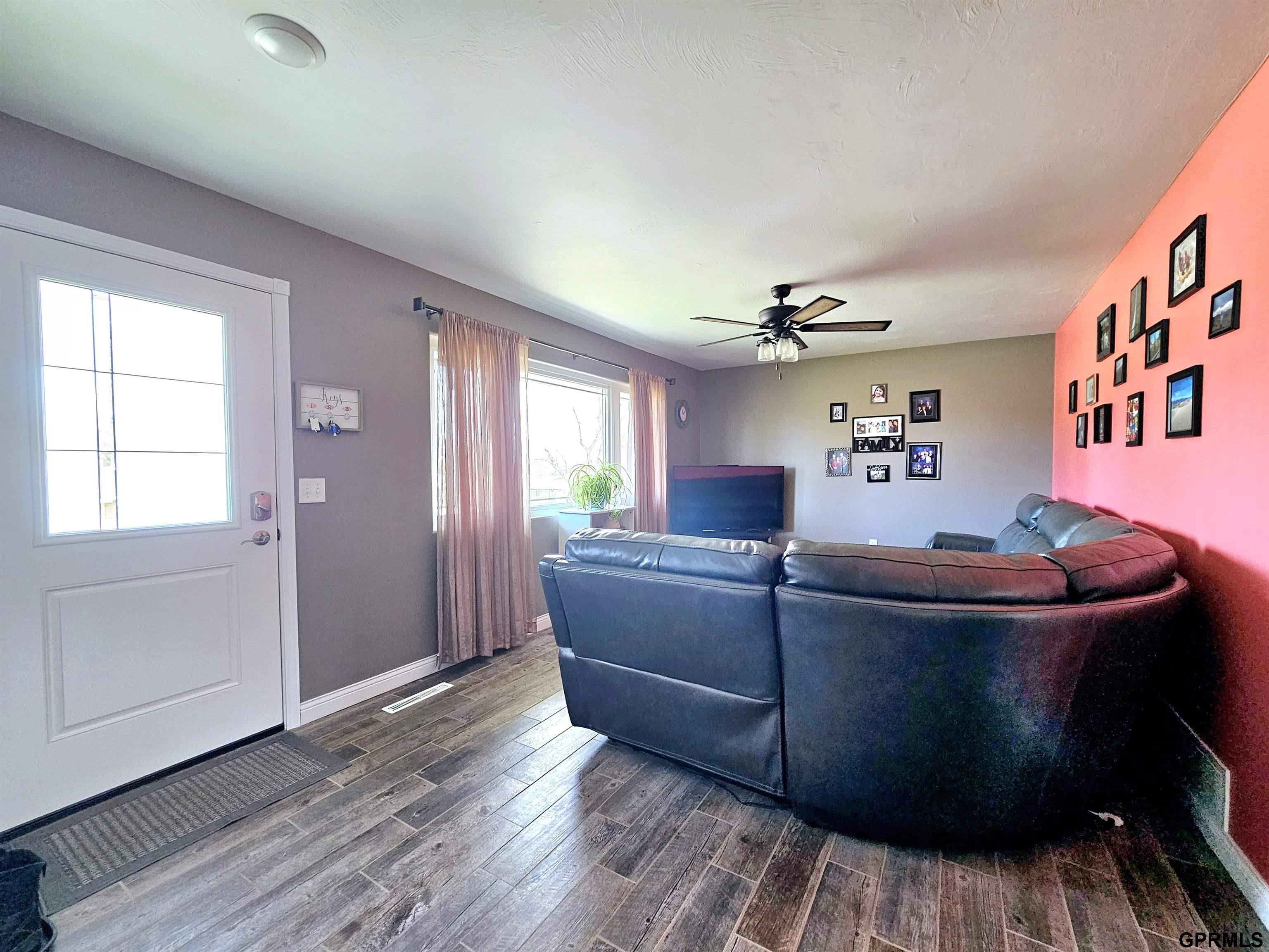 108 W Ridge Street, Sutton, Nebraska image 2