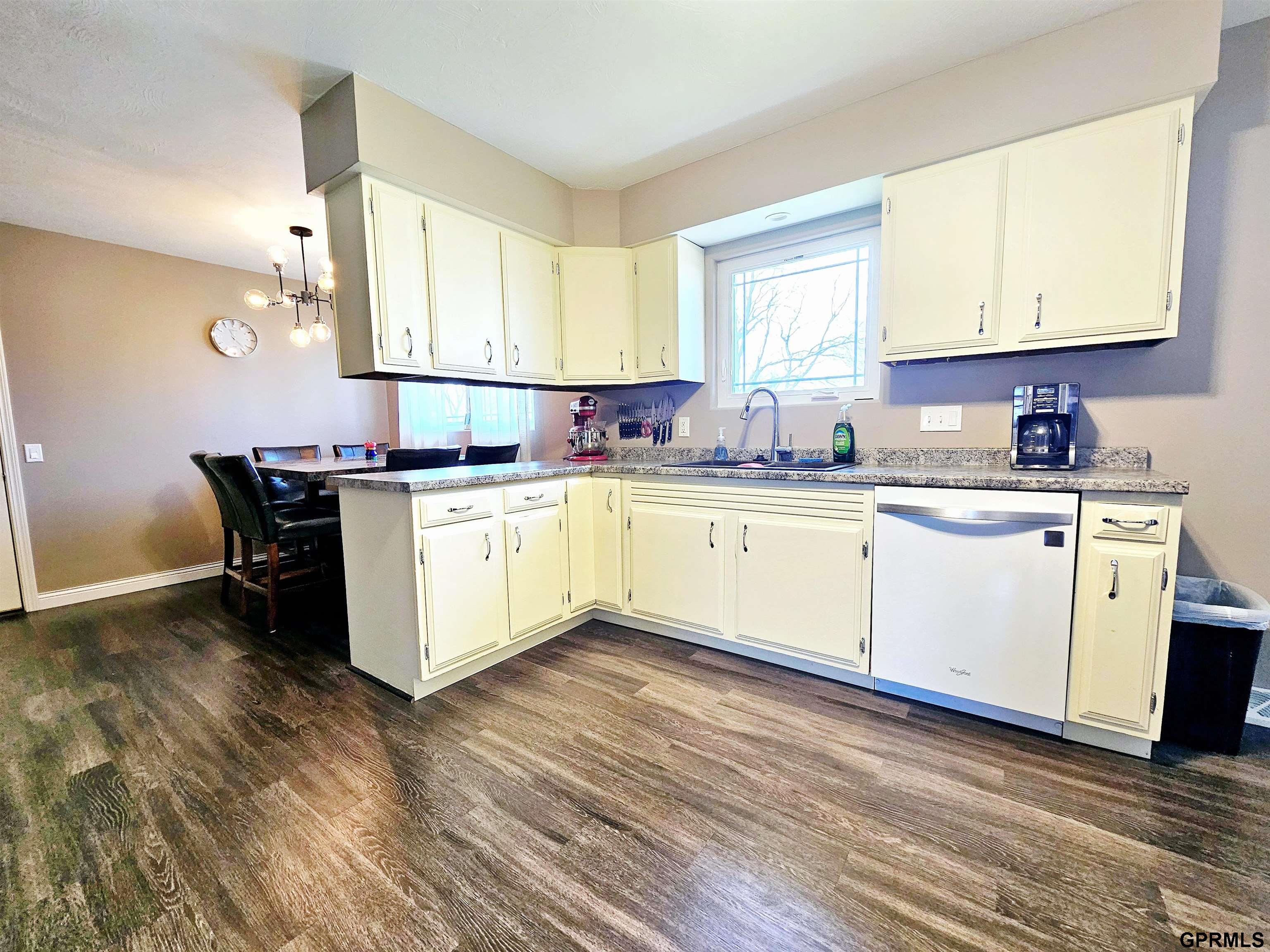 108 W Ridge Street, Sutton, Nebraska image 3