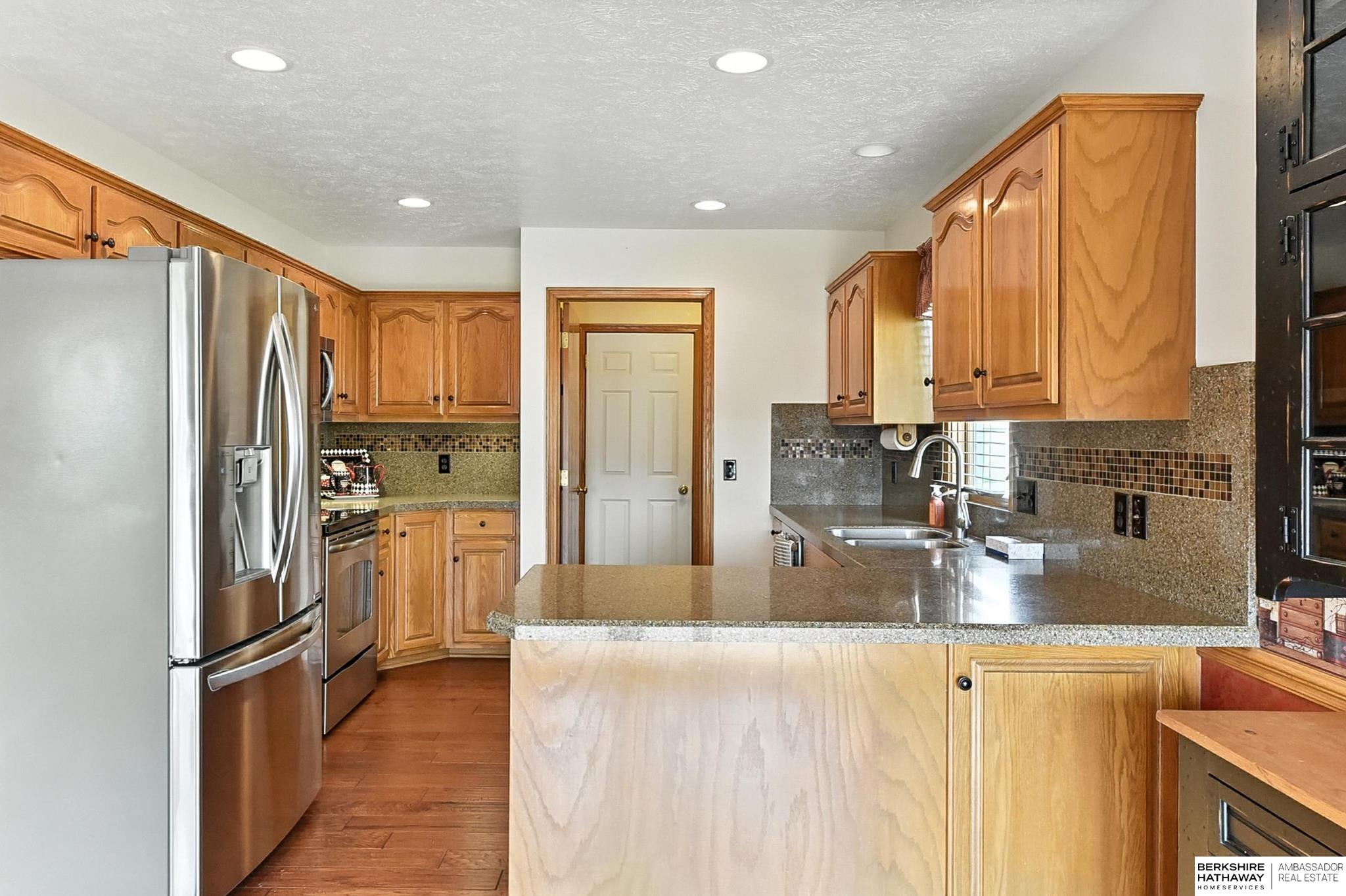 5008 Lakeside Drive, Papillion, Nebraska image 16