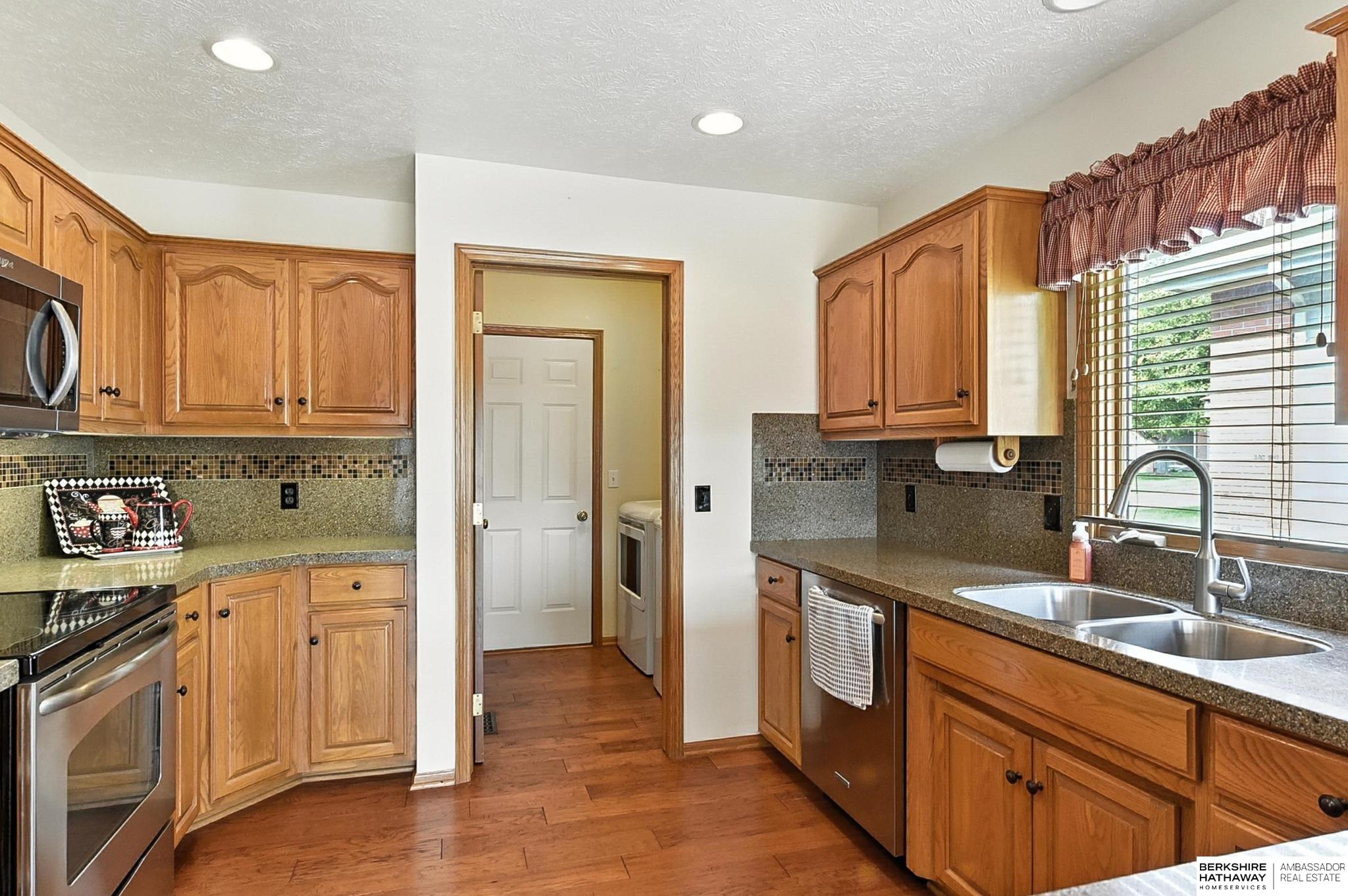 5008 Lakeside Drive, Papillion, Nebraska image 19