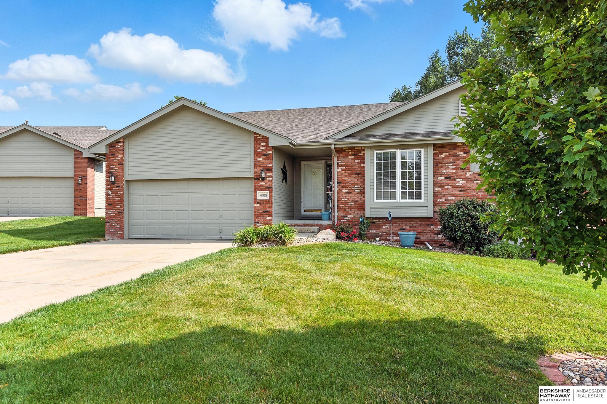 5008 Lakeside Drive, Papillion, Nebraska image 3