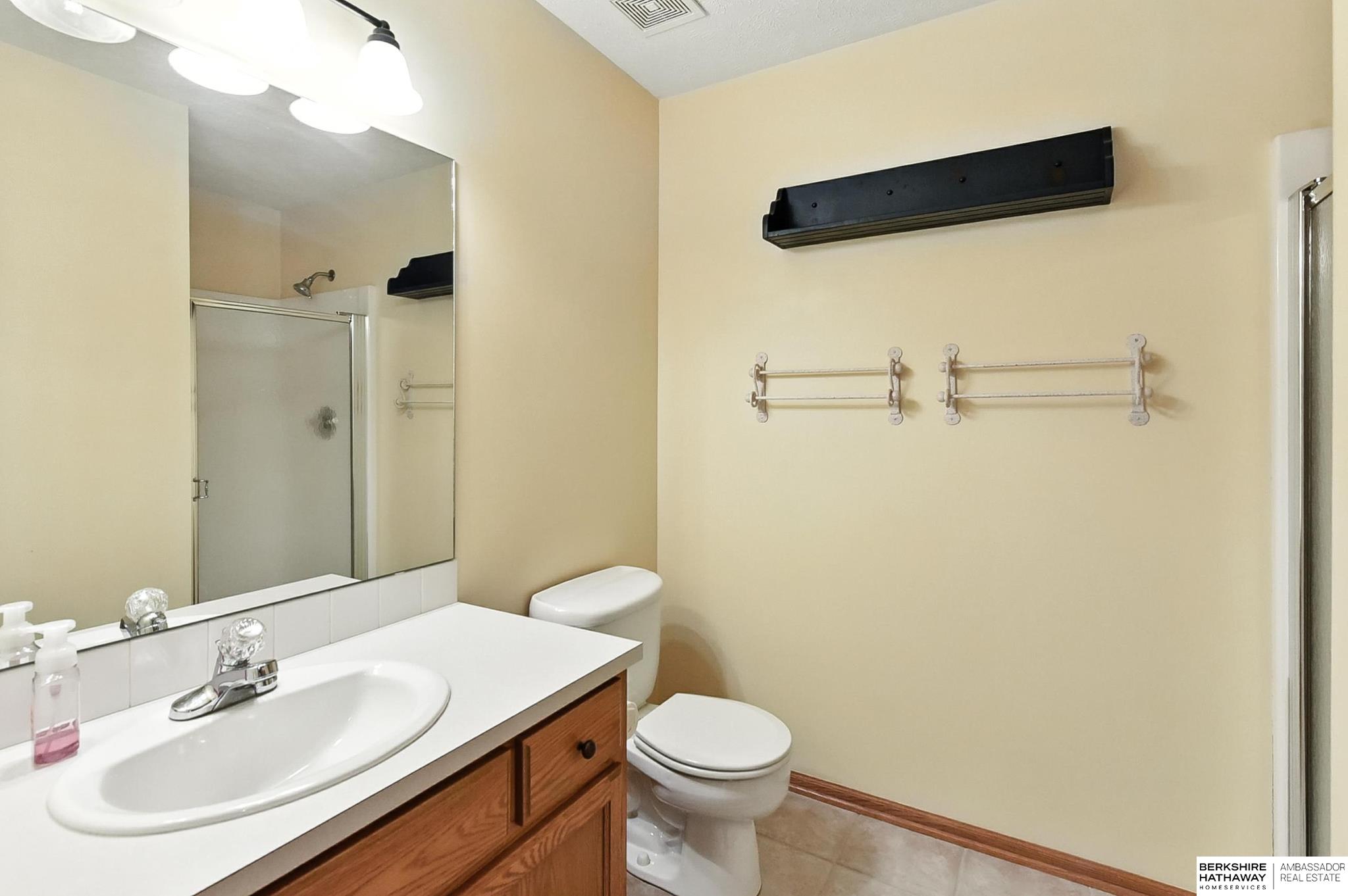 5008 Lakeside Drive, Papillion, Nebraska image 22