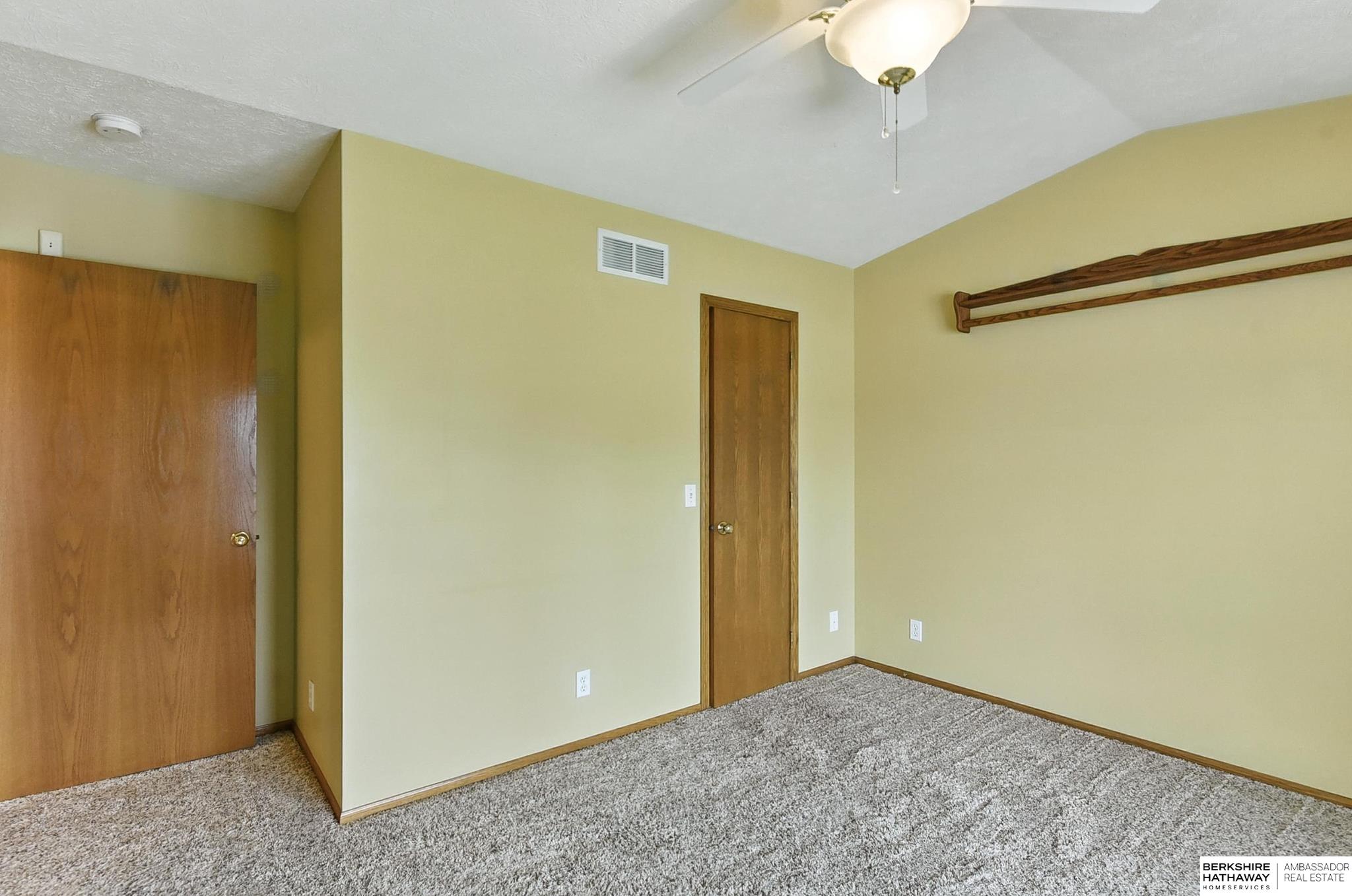 5008 Lakeside Drive, Papillion, Nebraska image 24