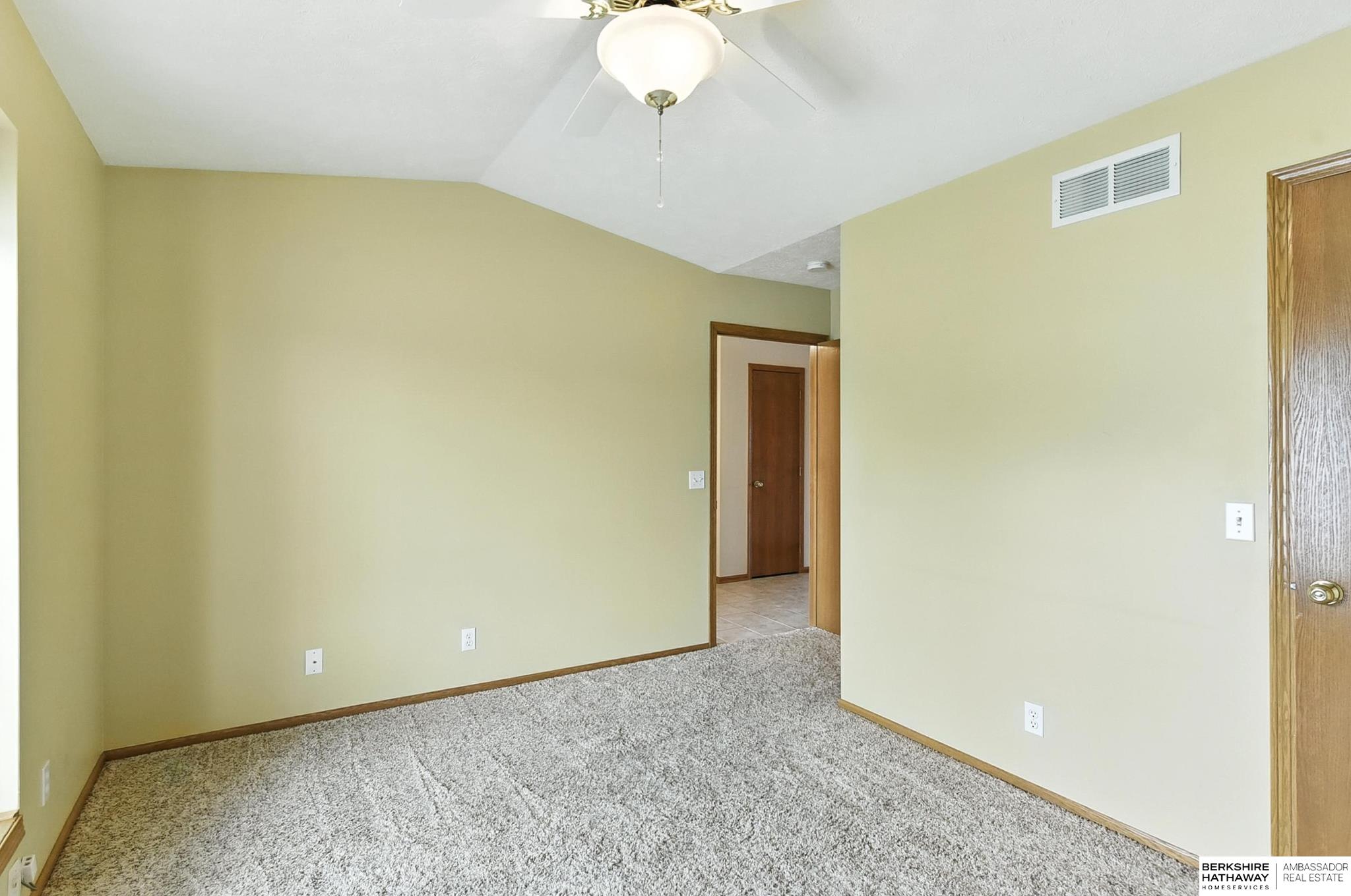 5008 Lakeside Drive, Papillion, Nebraska image 25