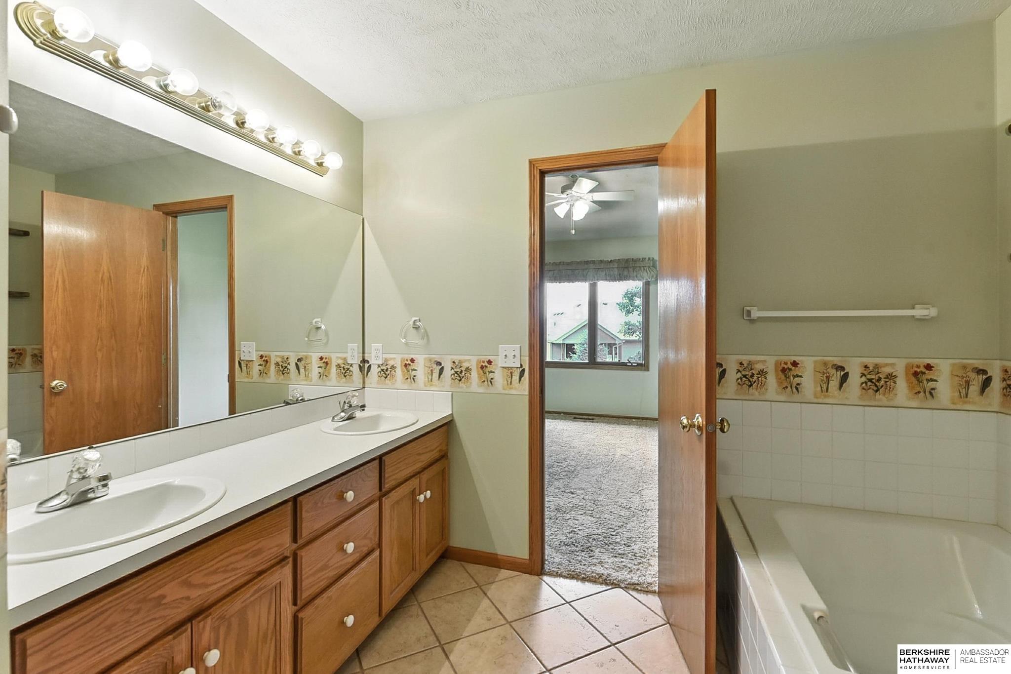 5008 Lakeside Drive, Papillion, Nebraska image 33