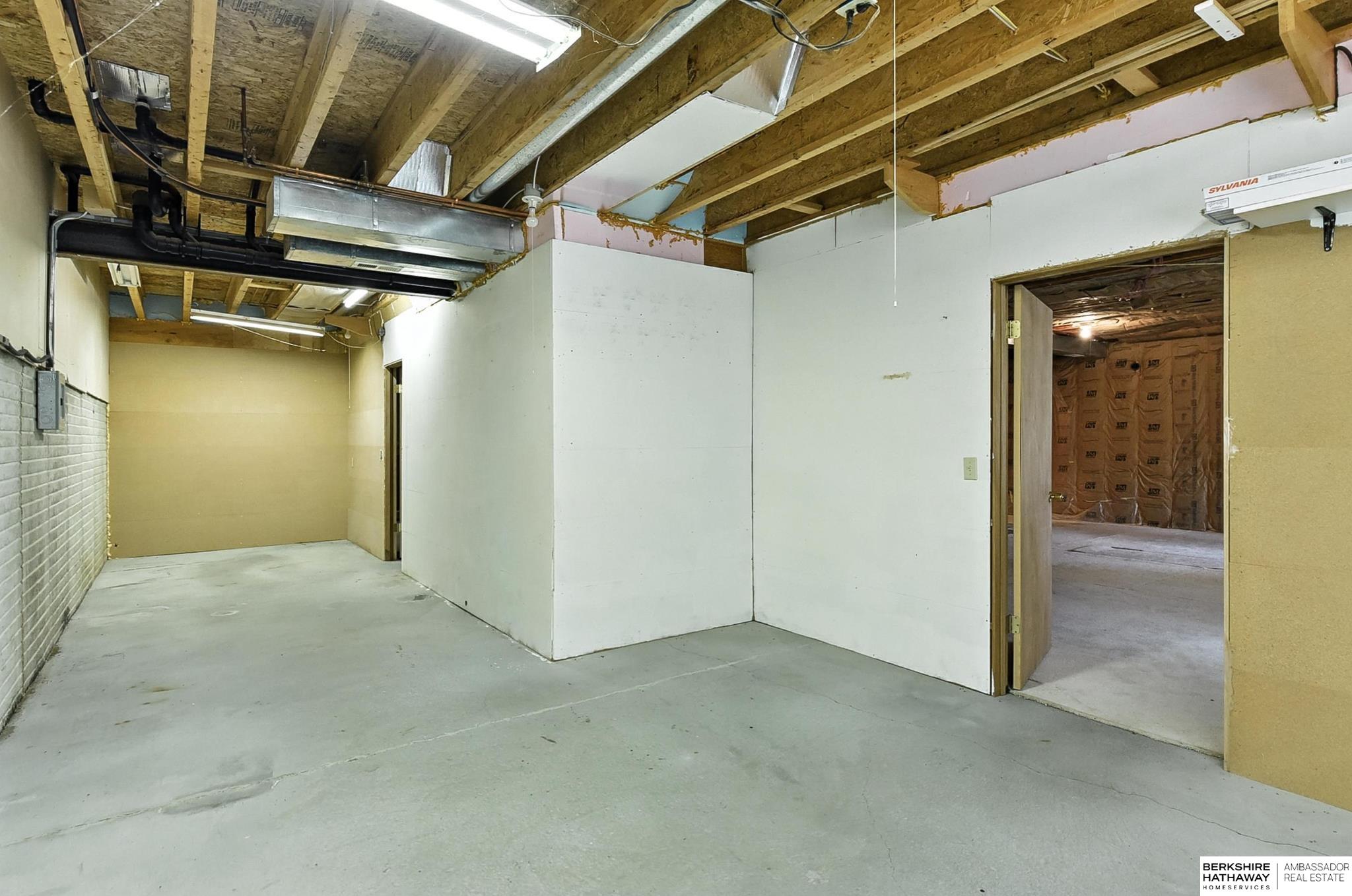 5008 Lakeside Drive, Papillion, Nebraska image 39