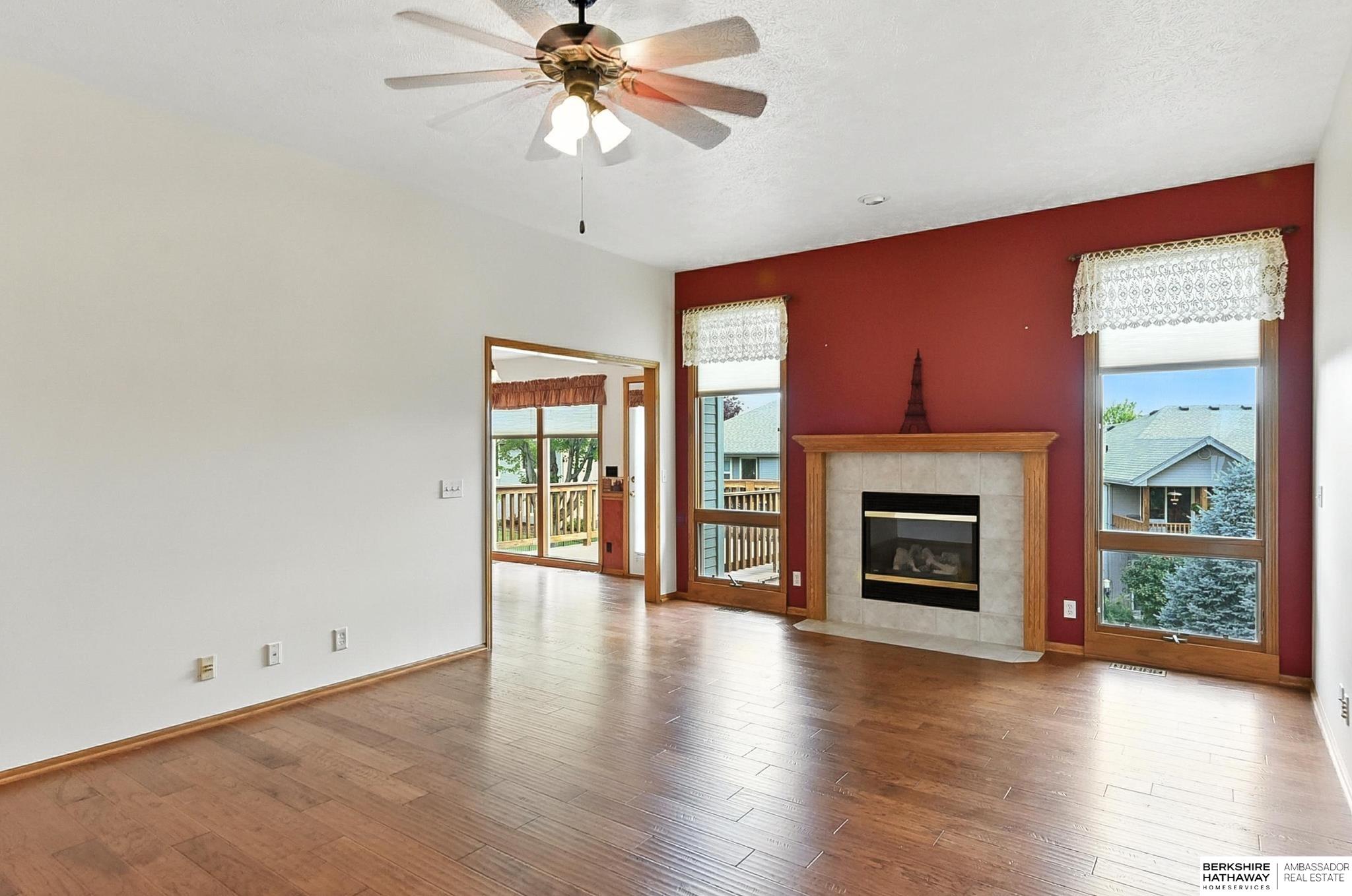 5008 Lakeside Drive, Papillion, Nebraska image 9