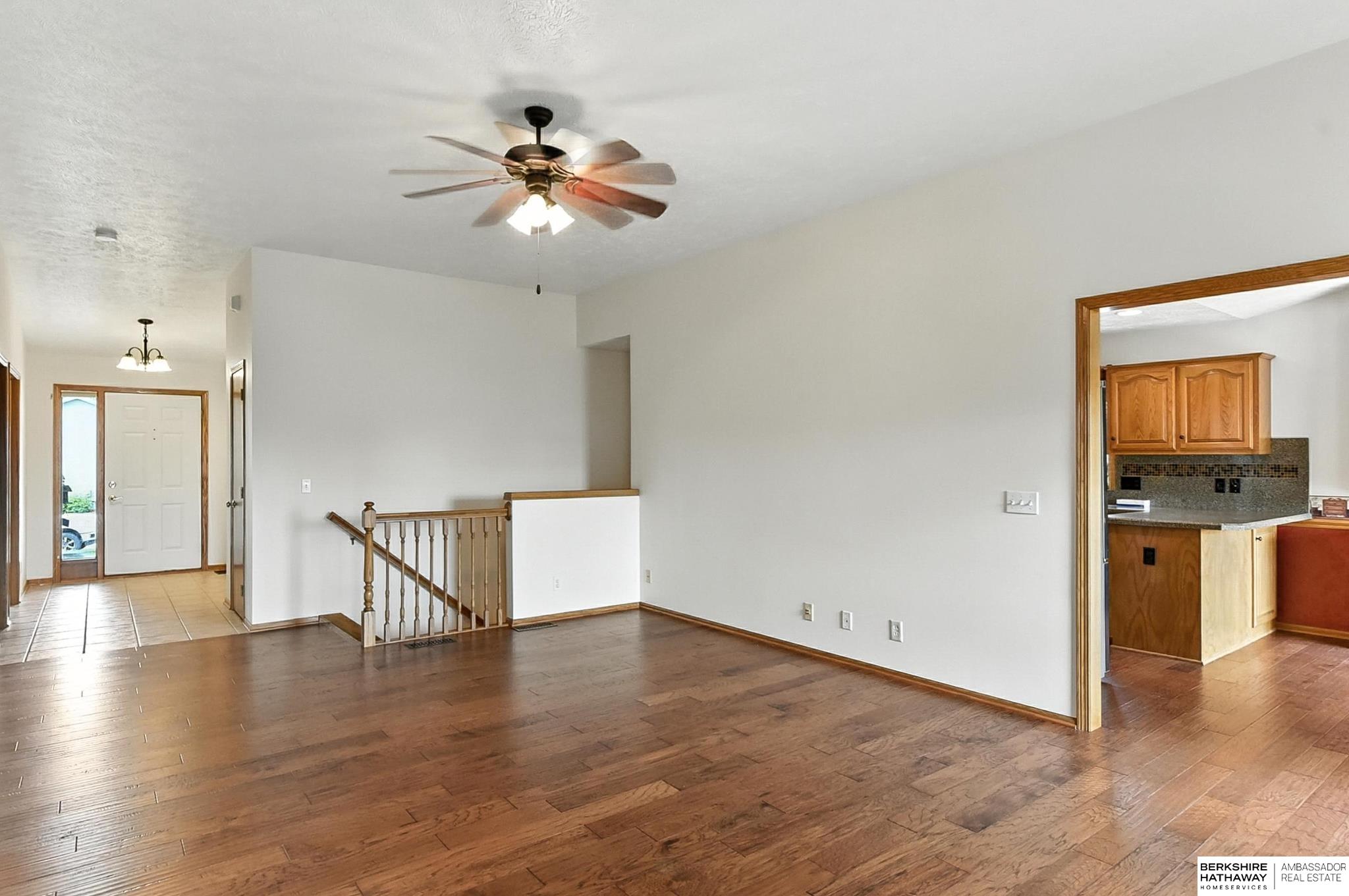 5008 Lakeside Drive, Papillion, Nebraska image 10
