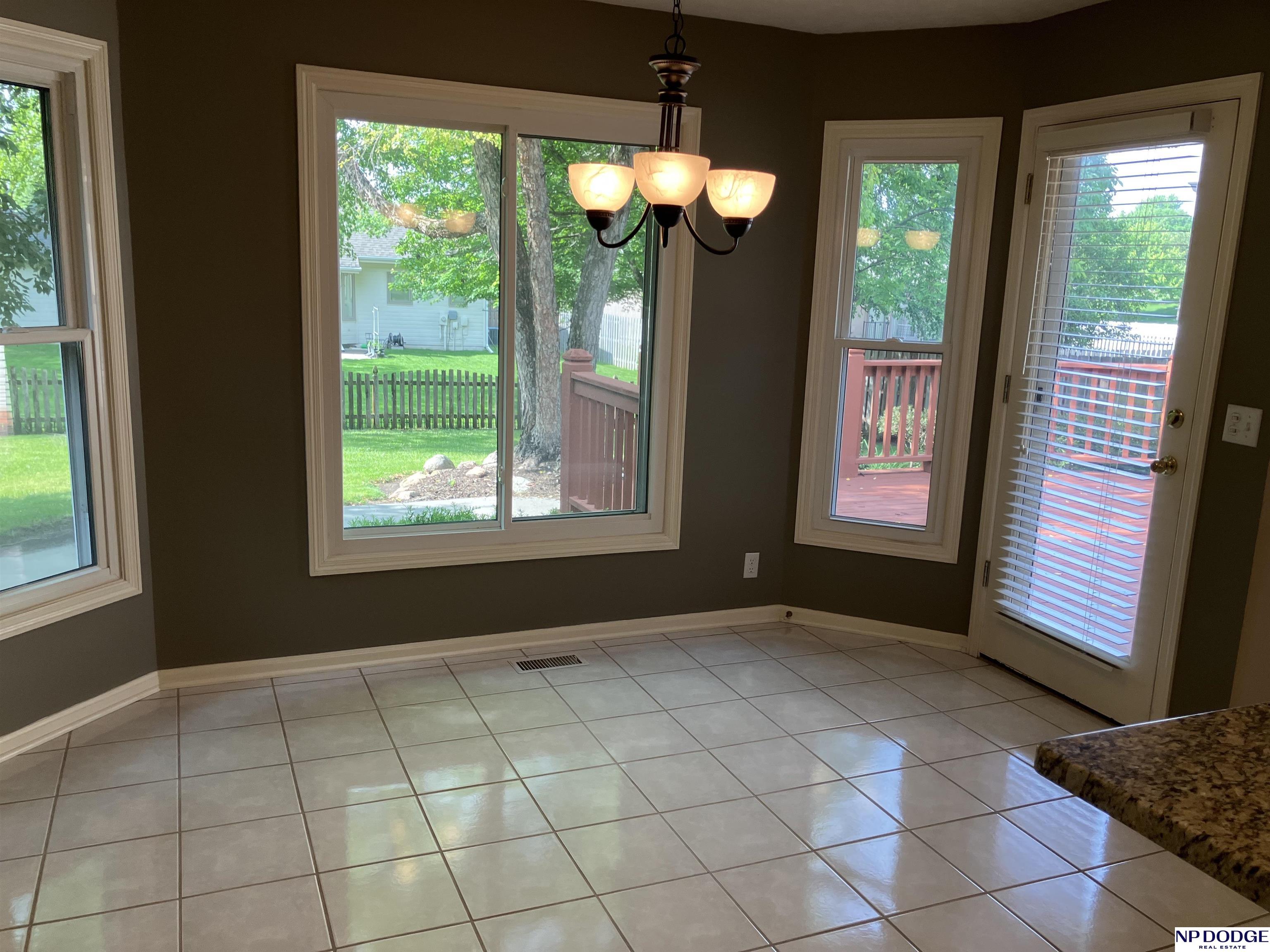 13719 Hillsborough Drive, Omaha, Nebraska image 12