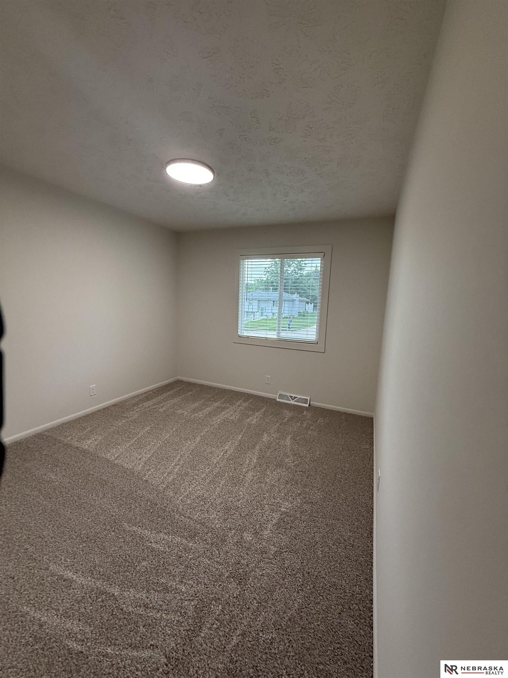 9938 Orchard Circle, Omaha, Nebraska image 13