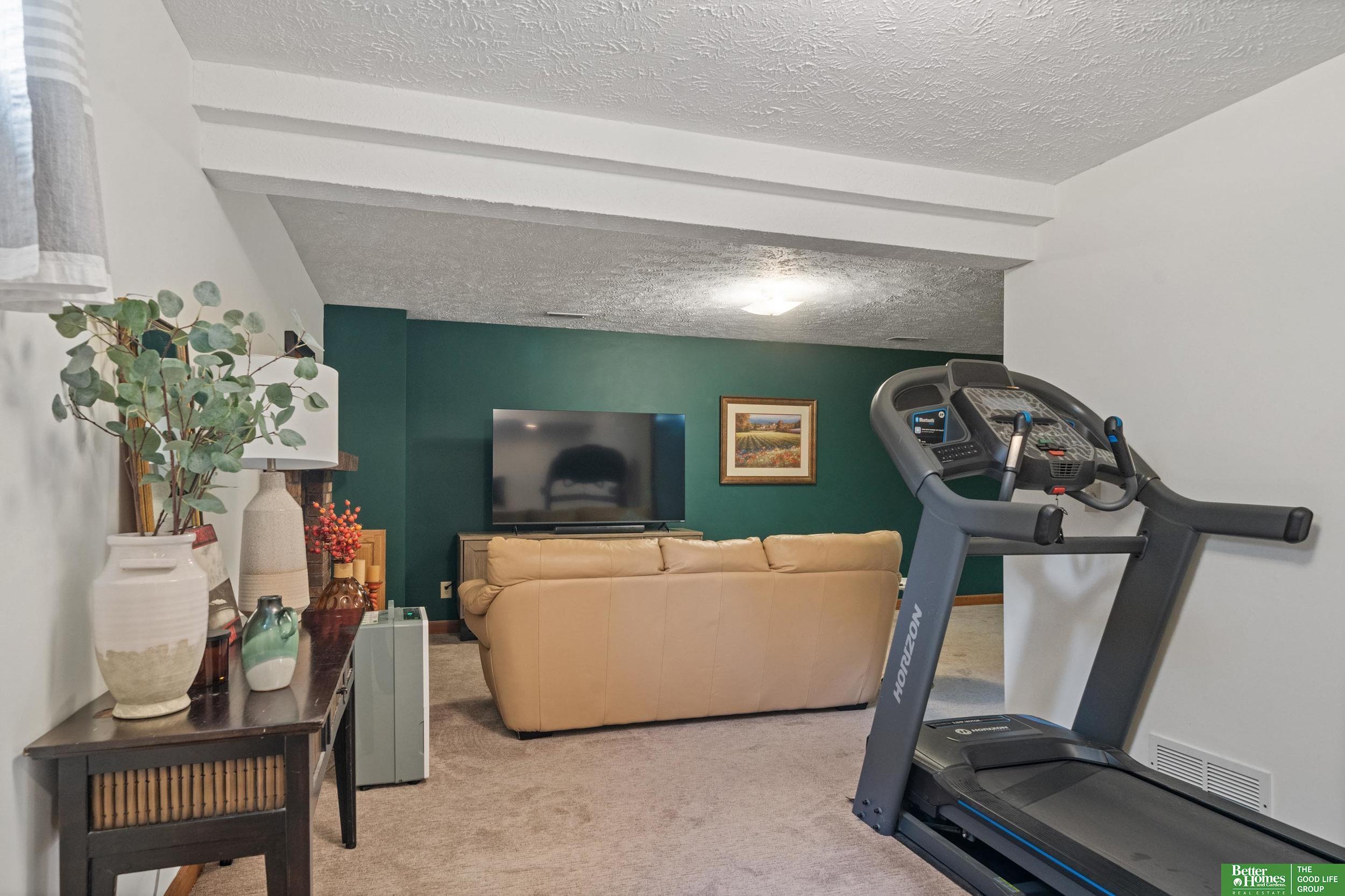 8661 Monroe Street, Ralston, Nebraska image 31